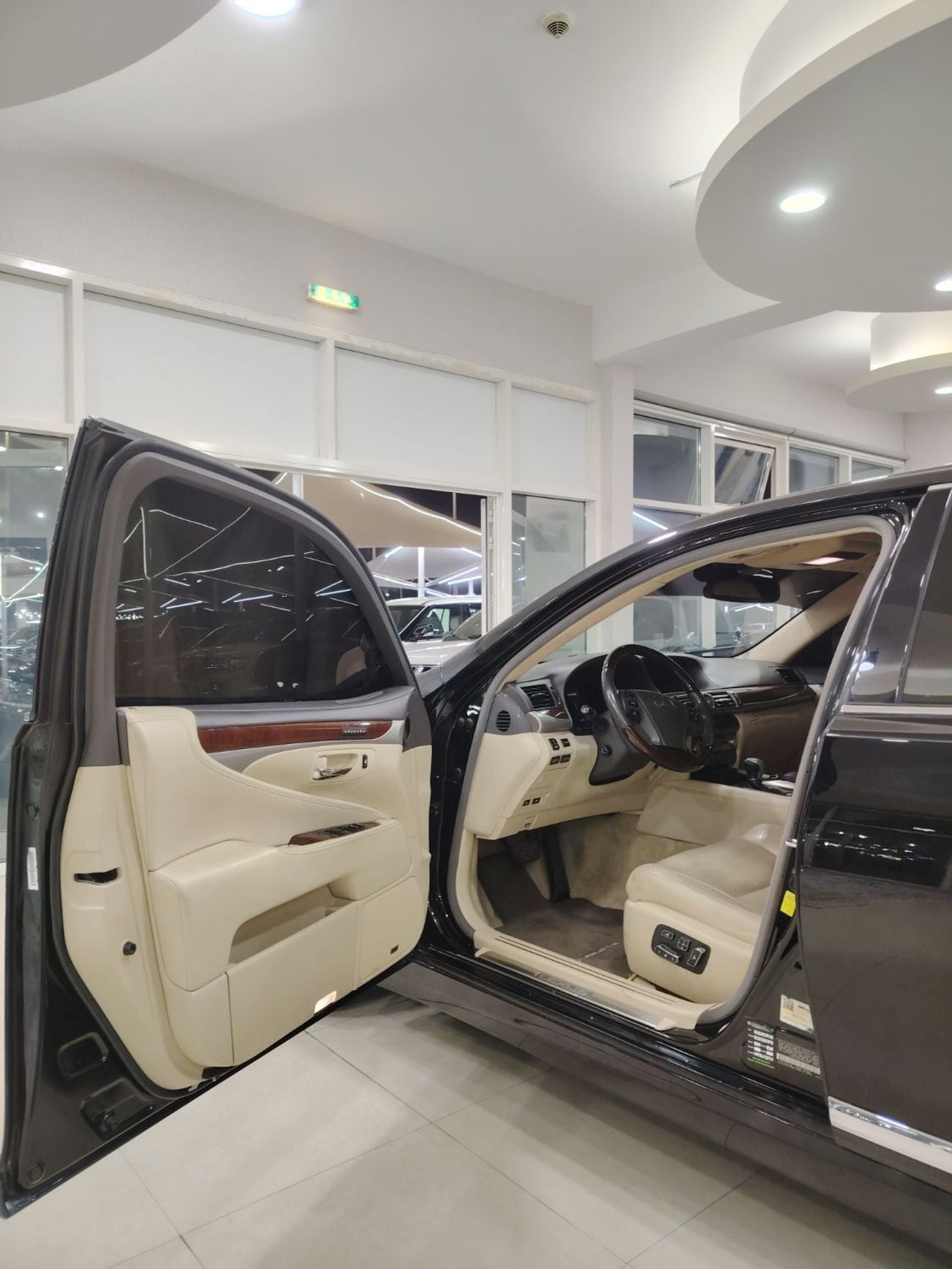 لكزس LS 460 L 4.6L