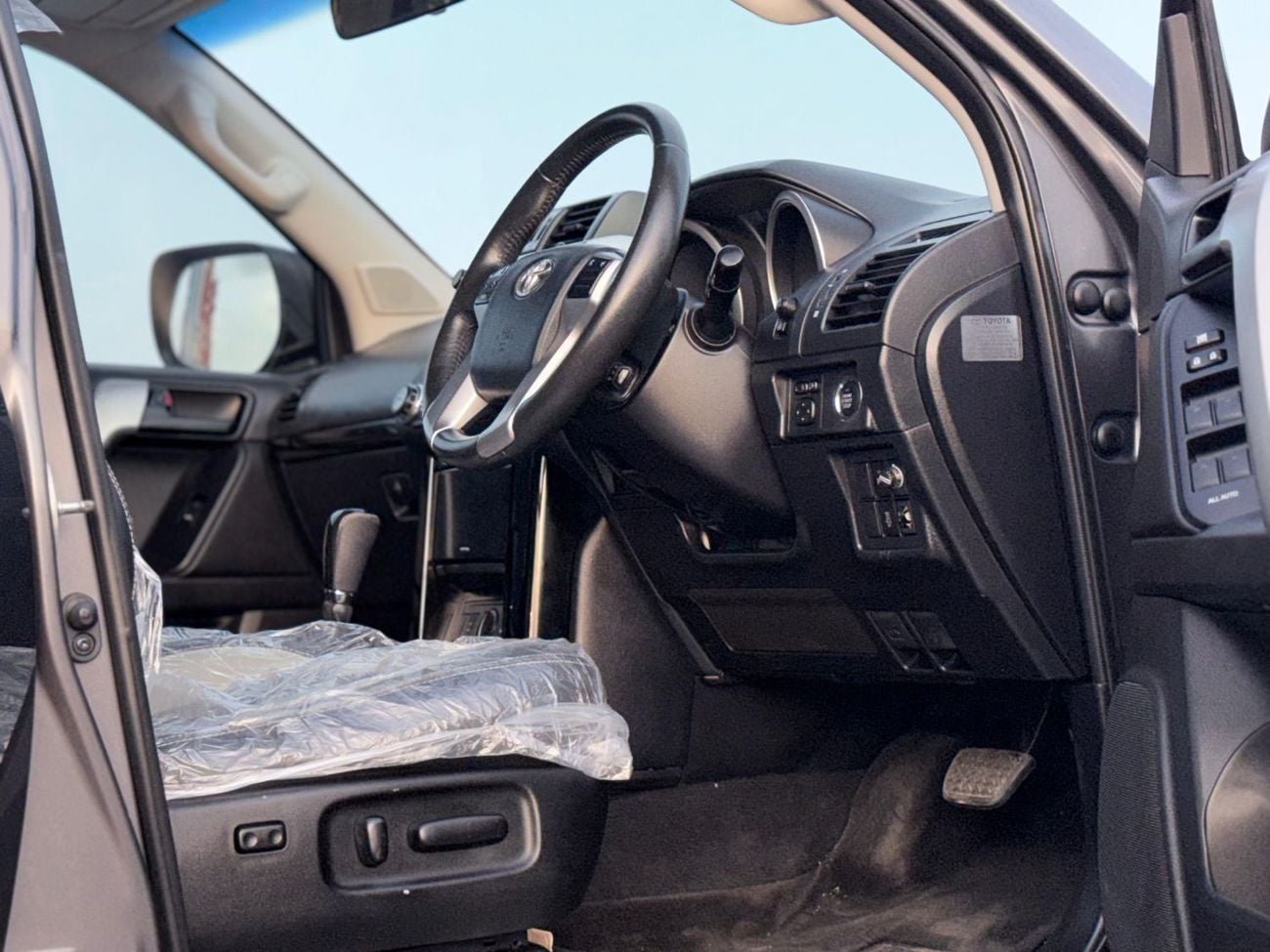 Toyota Prado Toyota prado 2016 upgrade 2023 2.8L v4 Diesel Engine Colour Grey push start Transmission Automatic I