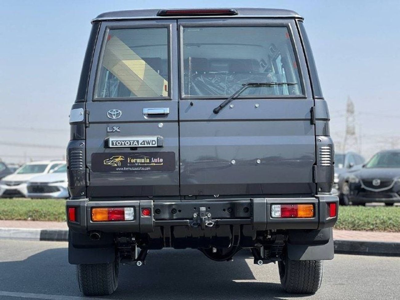 Toyota Land Cruiser 70 LX LC76 2.8L TURBO DSL A/T // 2025 // FULL OPTION WITH RADAR , DIFF LOCK , DVD & BACK CAMERA // SPEC