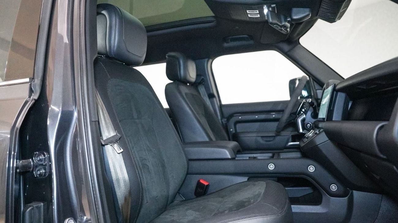 لاند روفر ديفندر 110 P525 V8 Edition - Ramadan Buy Now Pay September - AED 6,571 P/M