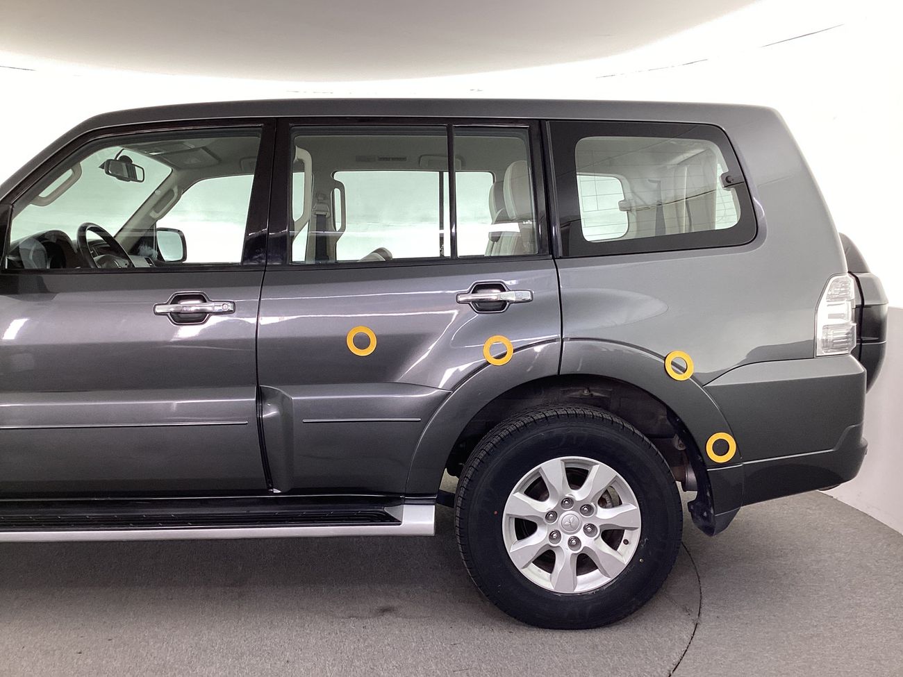 ميتسوبيشي باجيرو GLS Midline | National Day Celebration | شامل الضمان | 0 ﺪﻔﻋﺓ ﺃﻮﻟﻯ