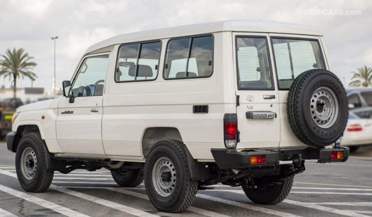 تويوتا لاند كروزر LAND CRUISER HARDTOP 3DOOR 4.5L V8