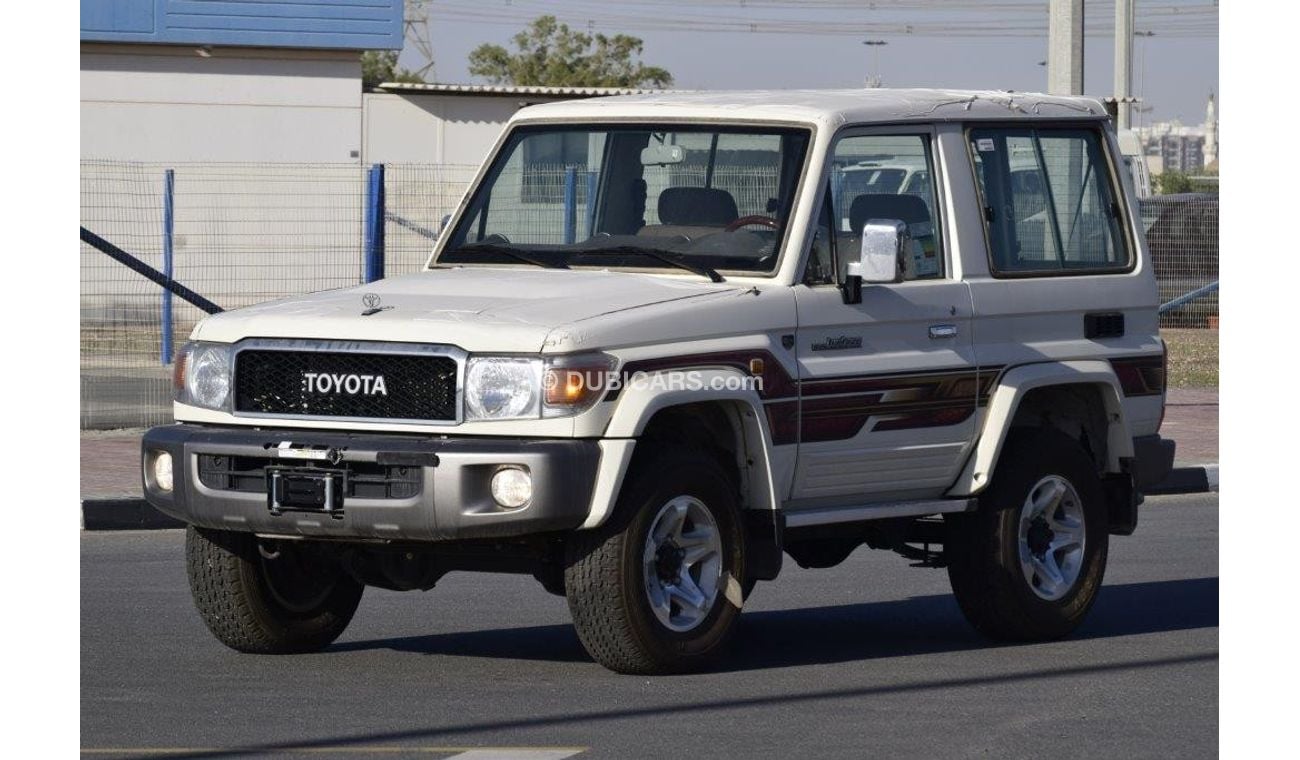Toyota Land Cruiser 71 HARDTOP SHORT WHEEL BASE V6 4.0L PETROL