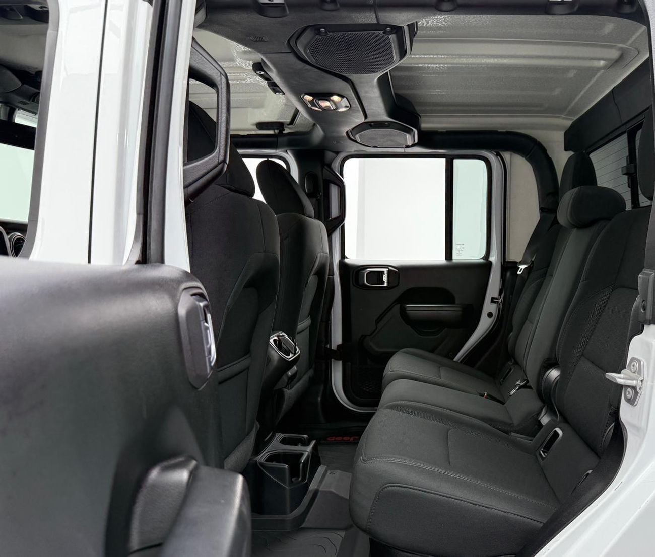 جيب جلادياتور 2020 Jeep Gladiator Sport, 2026 Jeep Warranty, Full Jeep Service History, Low Km, GCC