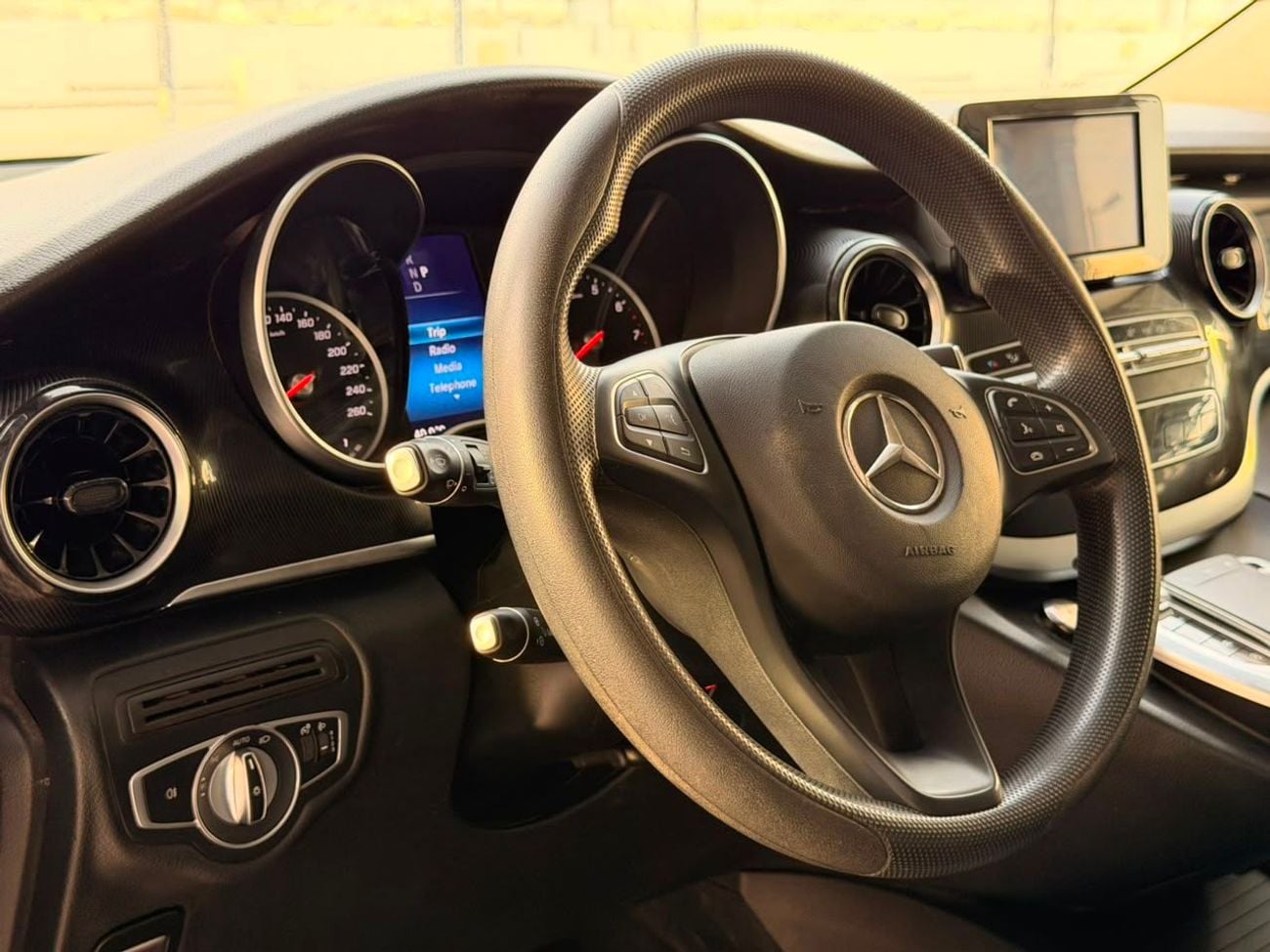 مرسيدس بنز V 250 AVANTGARDE/E