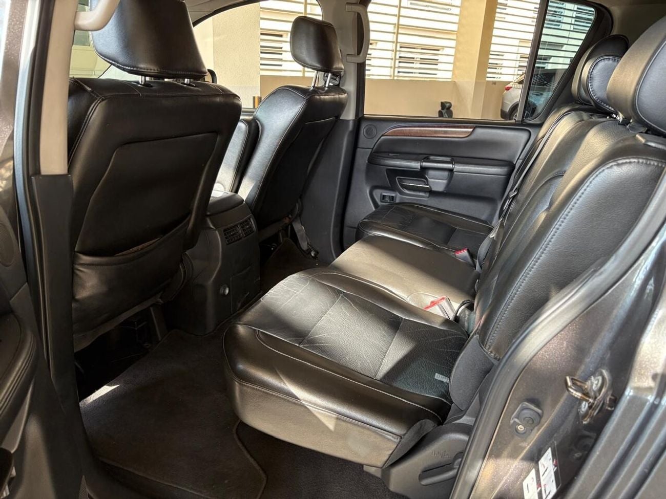 Nissan Armada LE