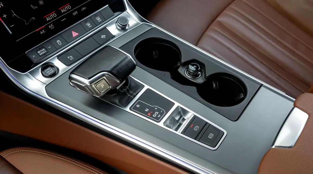 Audi A6 40 TFSI ADVANCED 2.0L | Agency Warranty | Full Service History | GCC | Zero DP Support