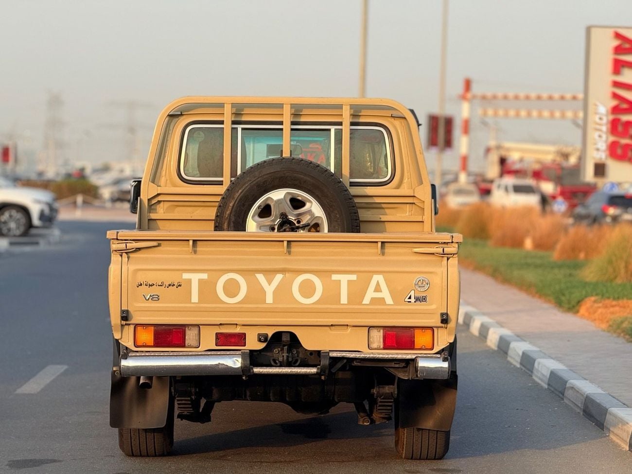 تويوتا لاند كروزر بيك آب Toyota landcuriser pickup Double Cabin 4.5L Years Diesel 8 cylinder Left hand drive