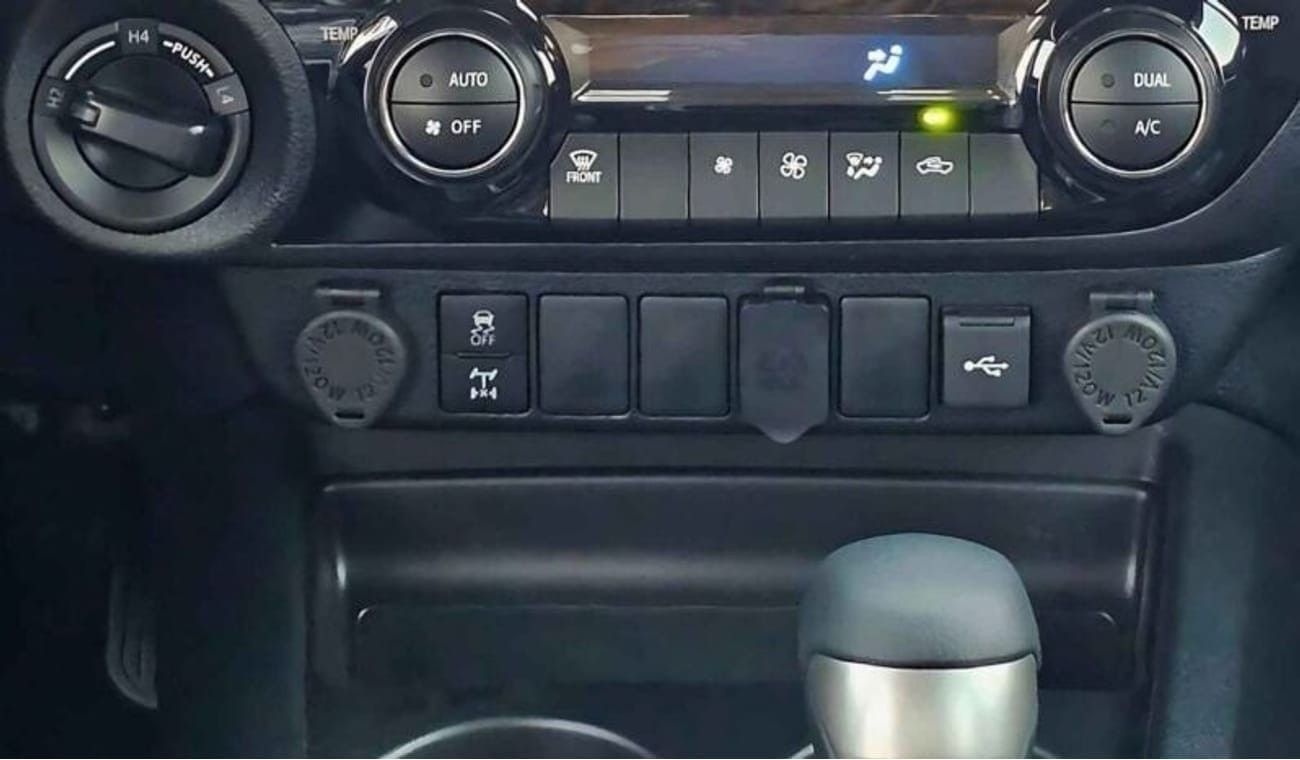 تويوتا هيلوكس Toyota hilux 4.0L petrol V6 A/T MY2024 EXPORT ONLY