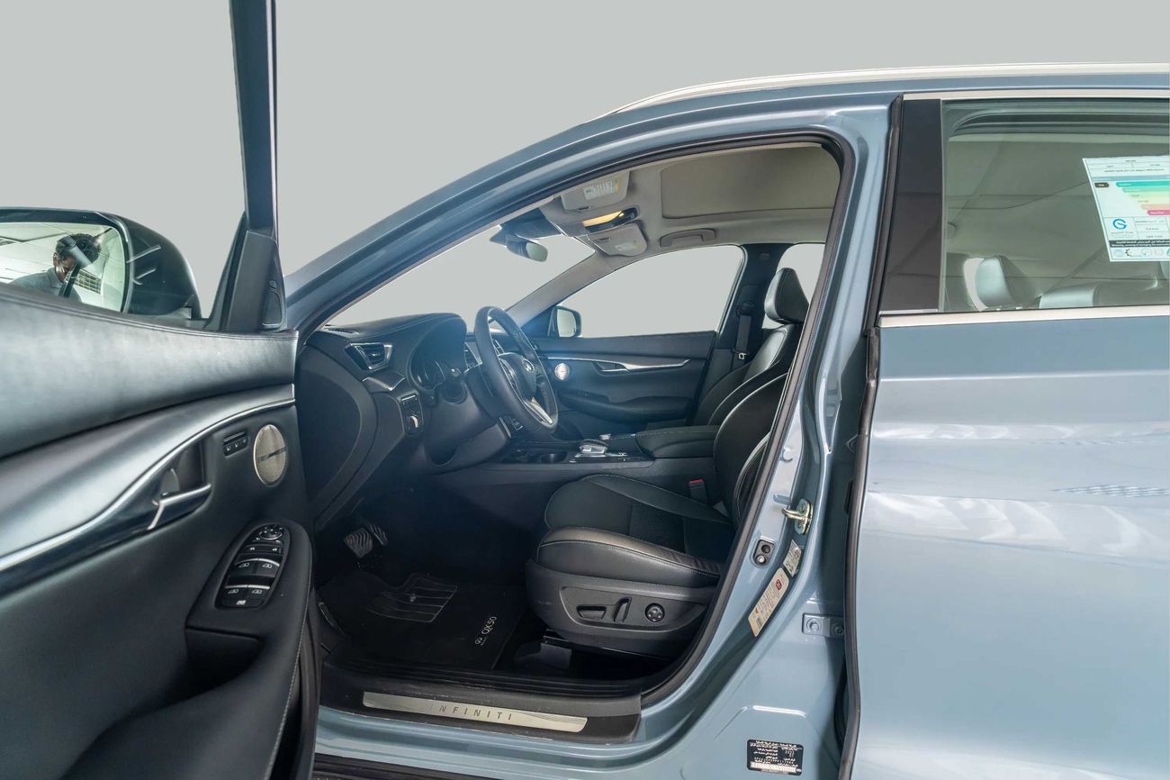 Infiniti QX50 LUXE 2.0