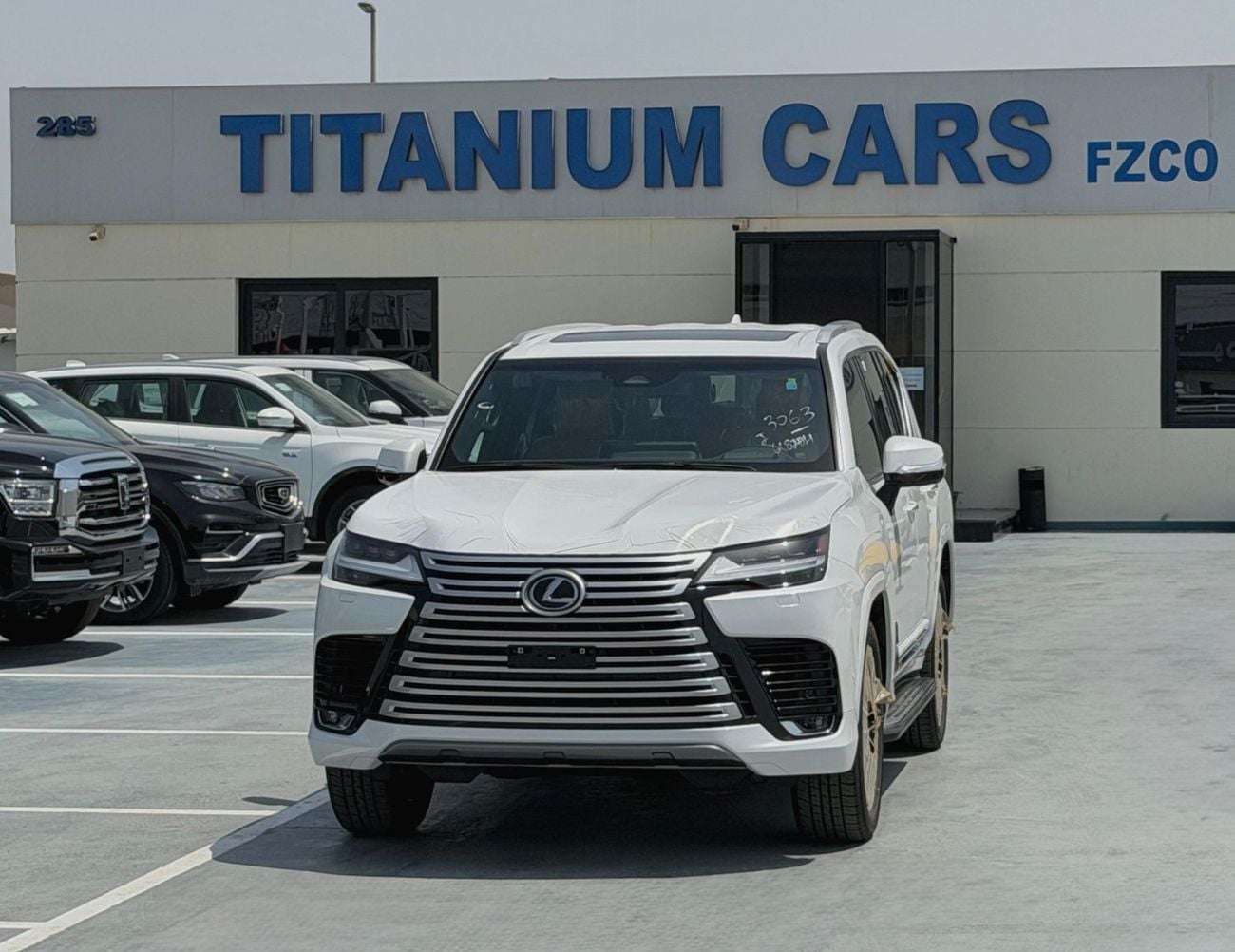 Lexus LX700h SIGNATURE 3.5L TT HEV 2026 Export Price @ 613,000 AED