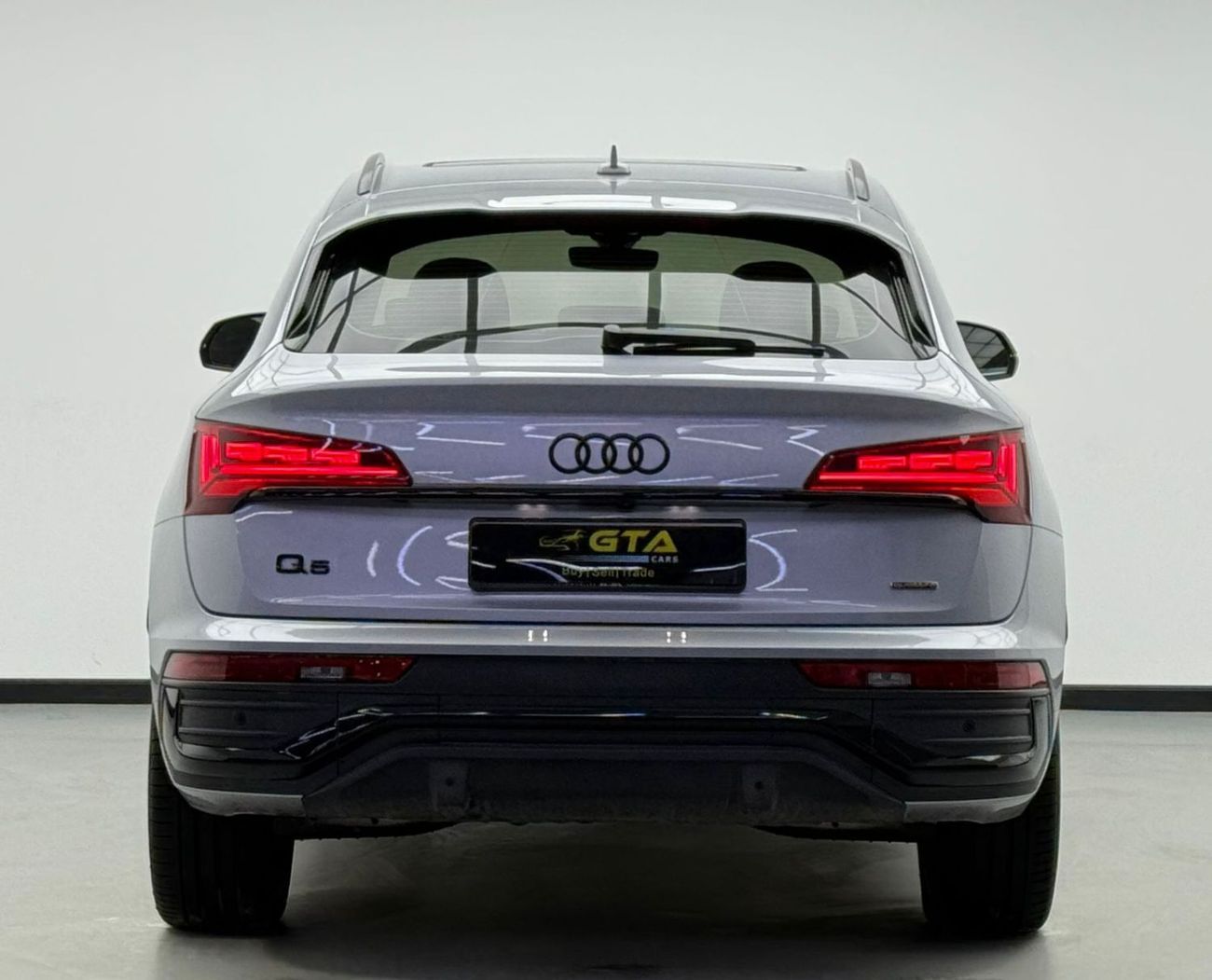 Audi Q5 45 TFSI quattro S Line 2.0L 2024 Audi Q5 S-Line Quattro, 2029 Audi Warranty + Service Pack, Low Km,