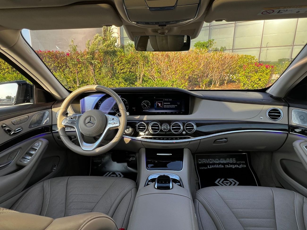 مرسيدس بنز S 560 Std 4.0L (469 HP) 4.0L (469 HP)