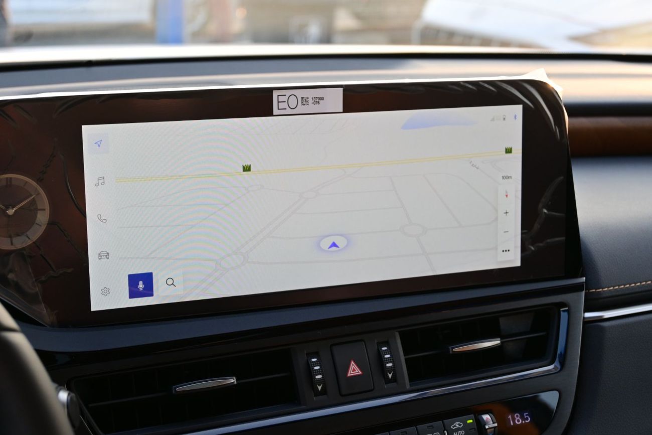 Lexus ES300h Lexus ES300H 2.5L Hybrid, Color Black Model 2024