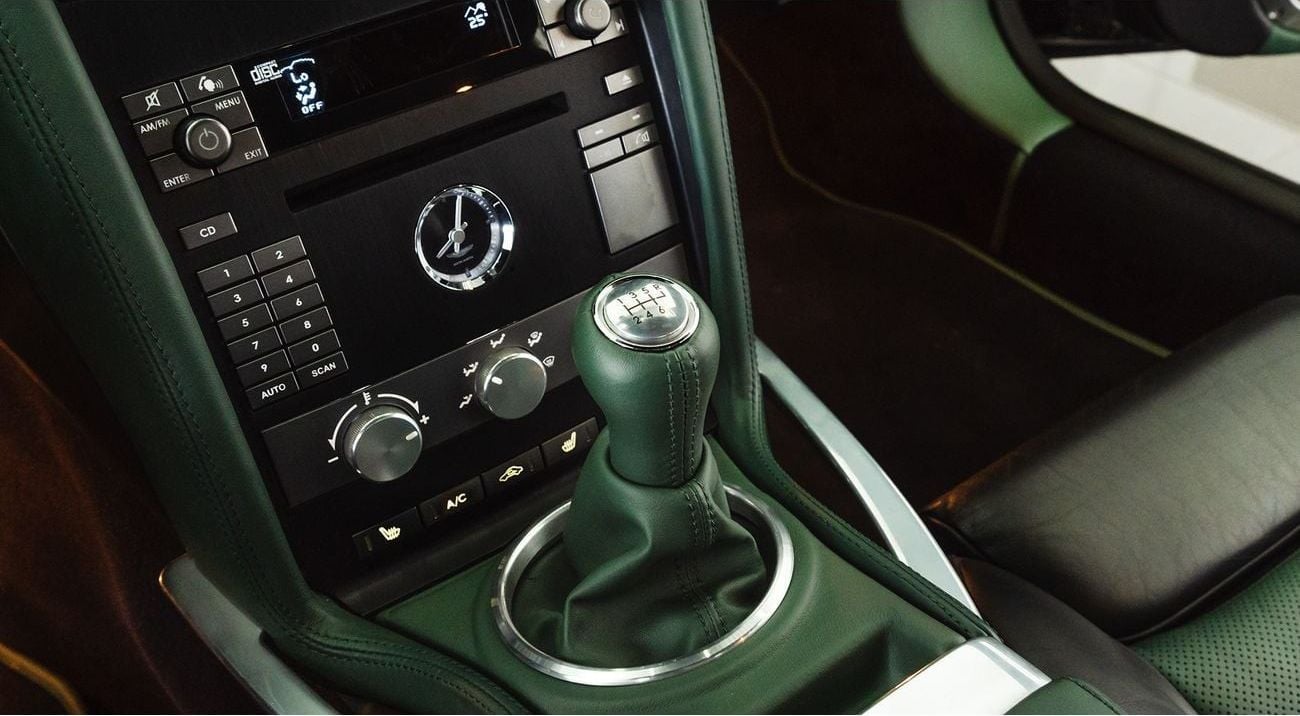Aston Martin Vanquish S - Manual gearbox