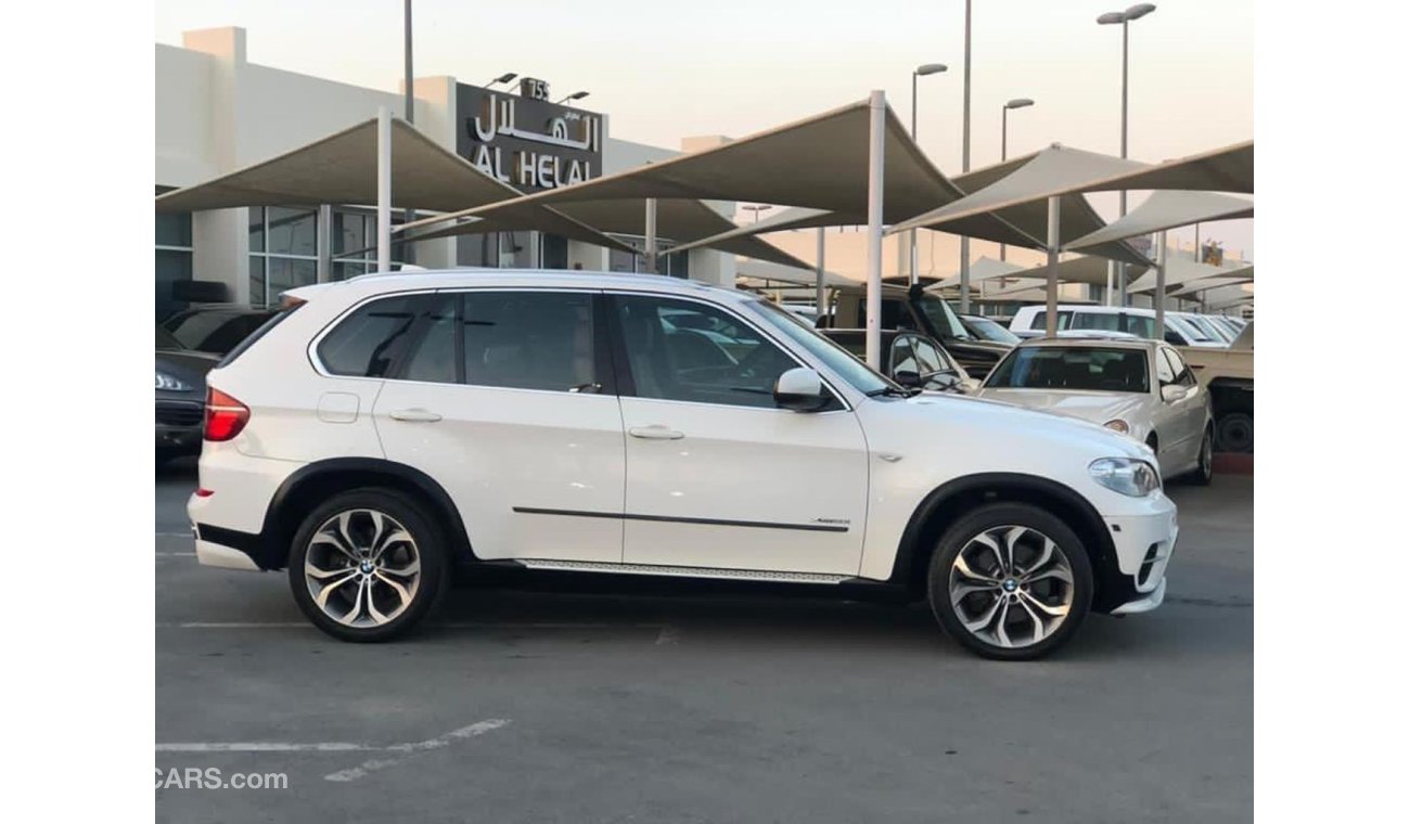 BMW X5 BMW X5 model 2013 GCC car  full option V8  leather seats back camera back air condition cruise contr