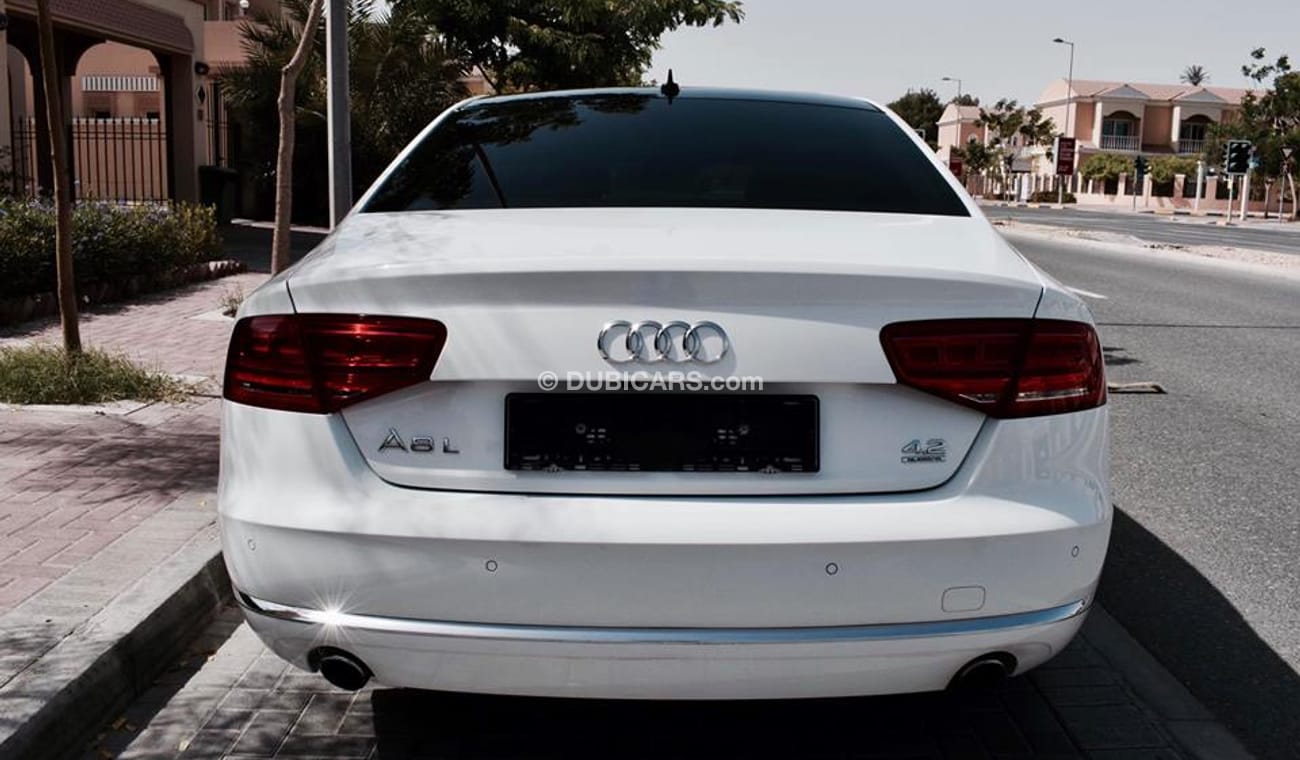 Audi A8 4.2L Quattro
