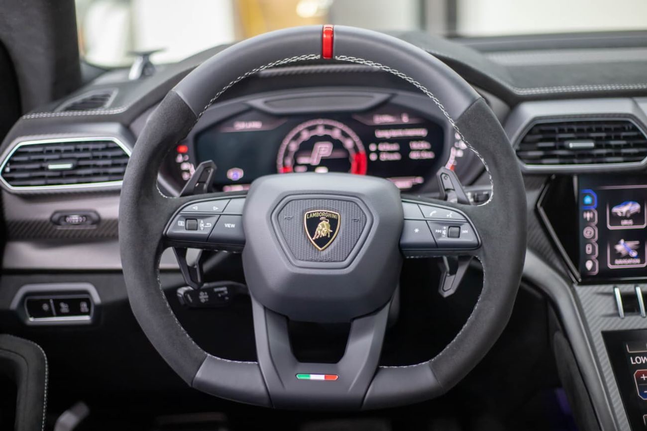 لامبورغيني اوروس 4.0T V8 Performante