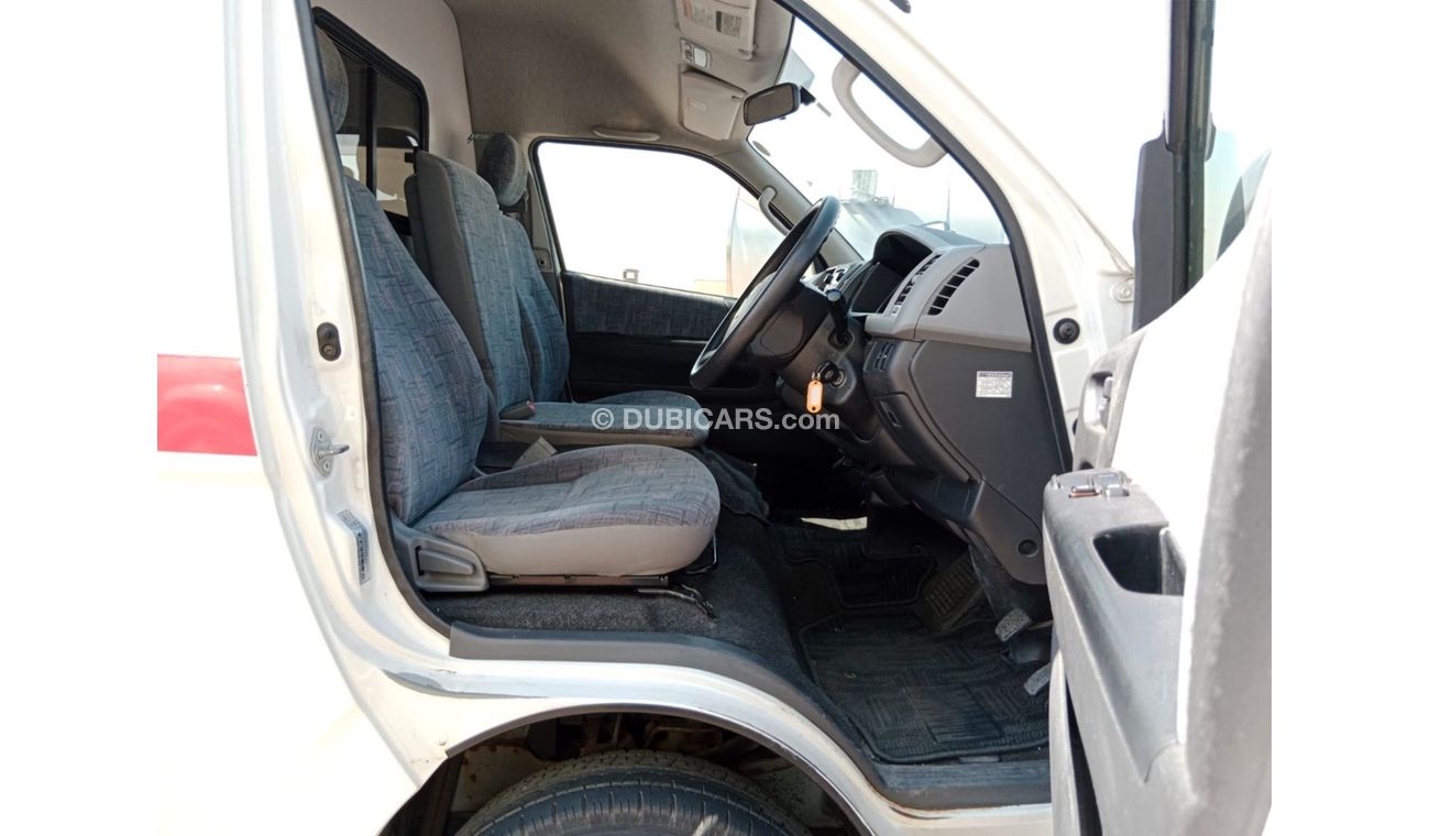 Toyota Hiace TOYOTA HIACE AMBULANCE RIGHT HAND DRIVE (PM1244)