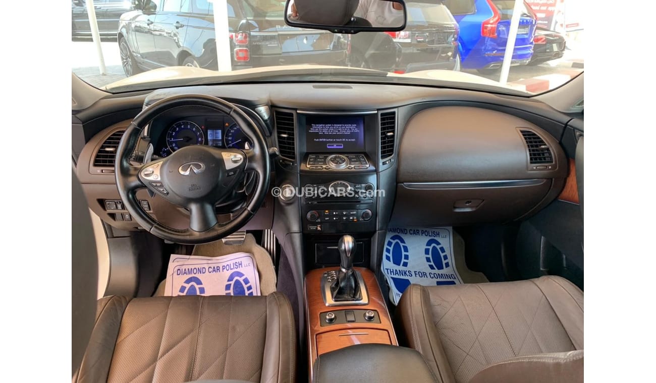Infiniti FX35 Infiniti FX35 2012 g cc full options