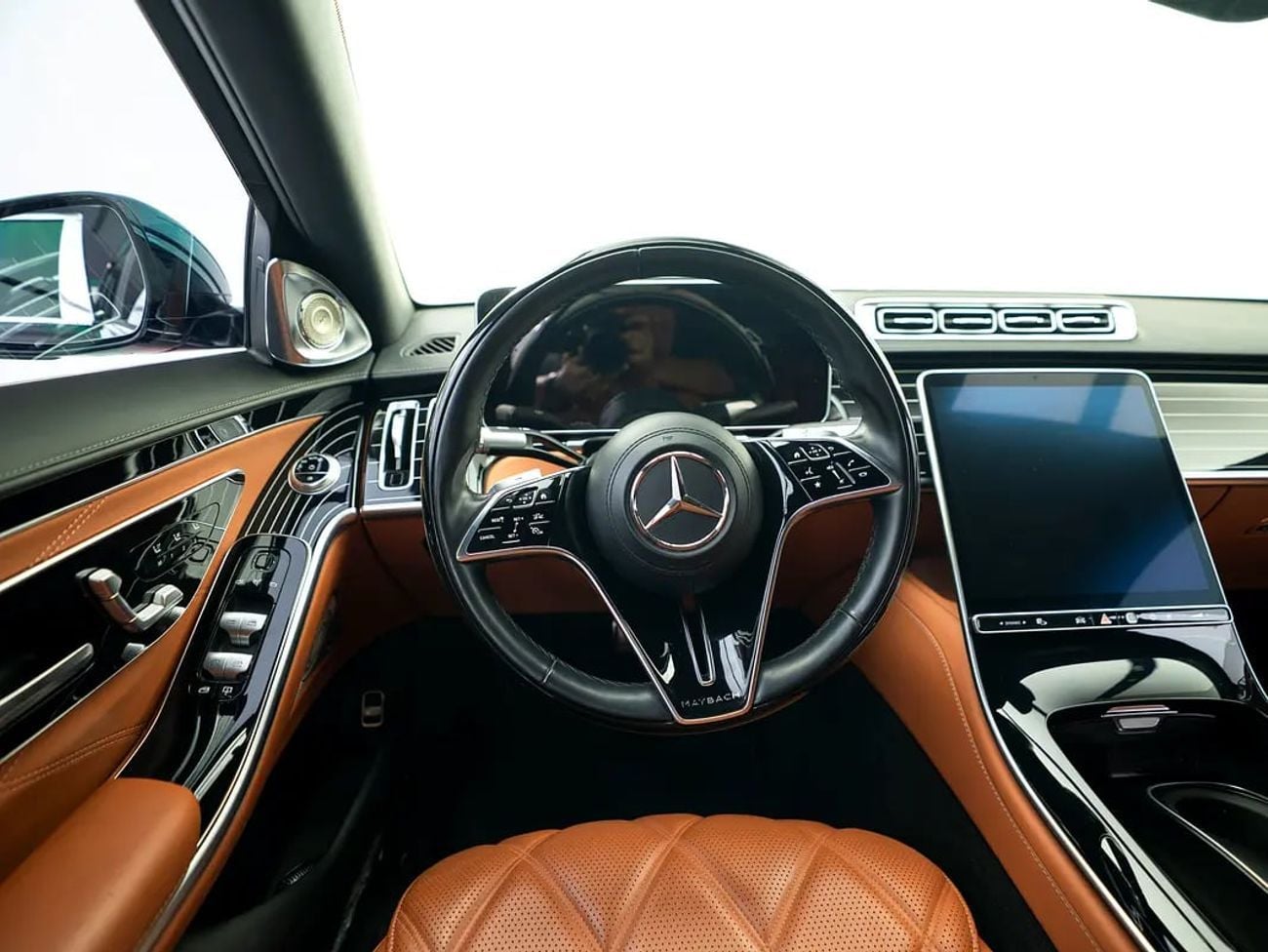 مرسيدس مايباخ S680 مايباخ 4 MATIC GCC SPECS | FIRST-CLASS 4-SEAT REAR CABIN | V12