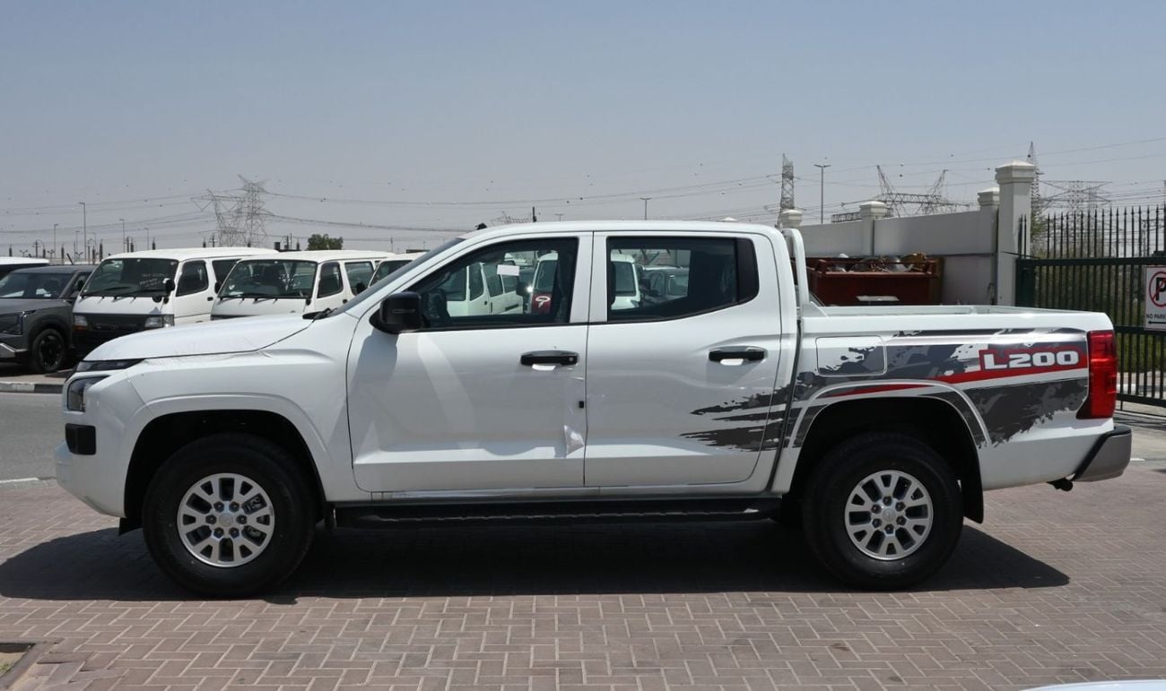 ميتسوبيشي L200 Petrol 2.4L | MT | 4x4 | Petrol | GLX