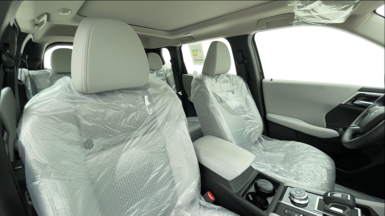 ميتسوبيشي آوتلاندر MIDLINE WITH SUNROOF 2.5 | بدون دفعة مقدمة | اختبار القيادة في المنزل