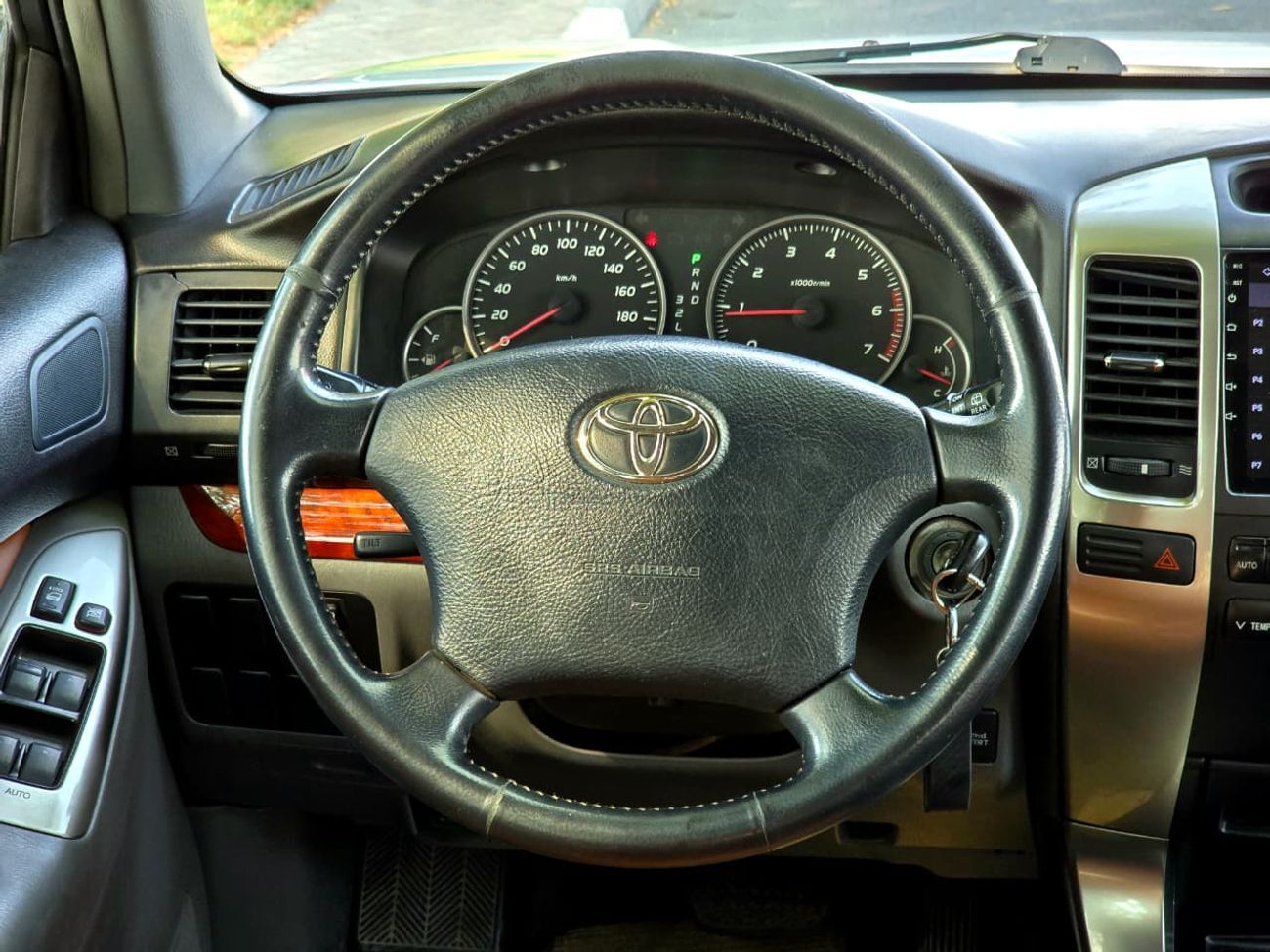 تويوتا برادو TOYOTA PRADO GX 2.7 SILVER INSIDE TAN