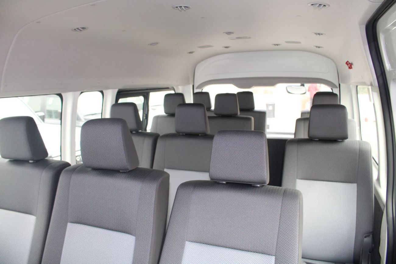 تويوتا هاياس TOYOTA HIACE 2.8L DIESEL 15 SEATER HIGH ROOF COMMUTER AUTO