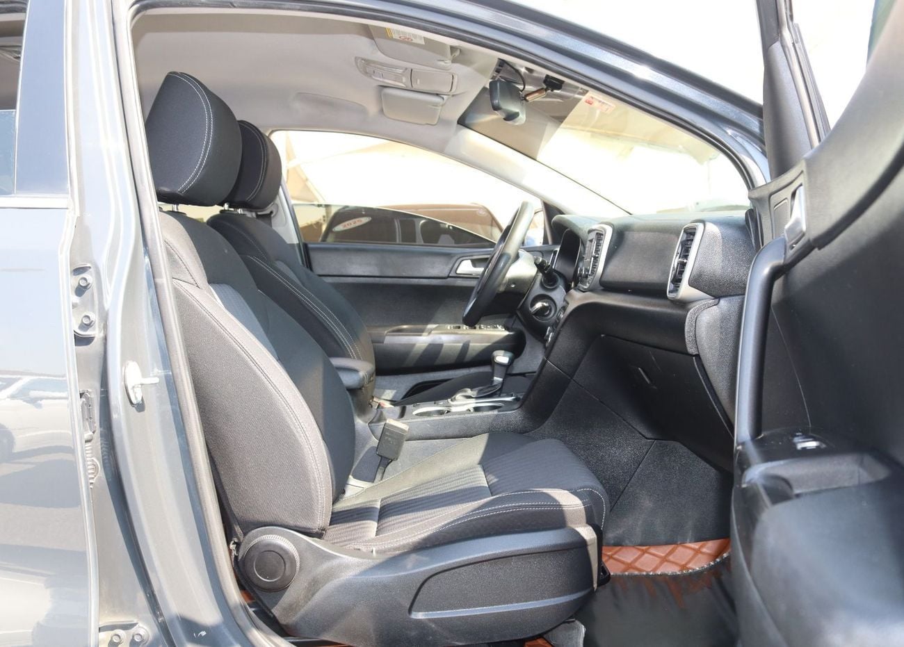Kia Sportage LX STD EX 2.0L (155 HP) Kia Sportage 2020 GCC in excellent condition, 91,000 km, 2.0L engine, price