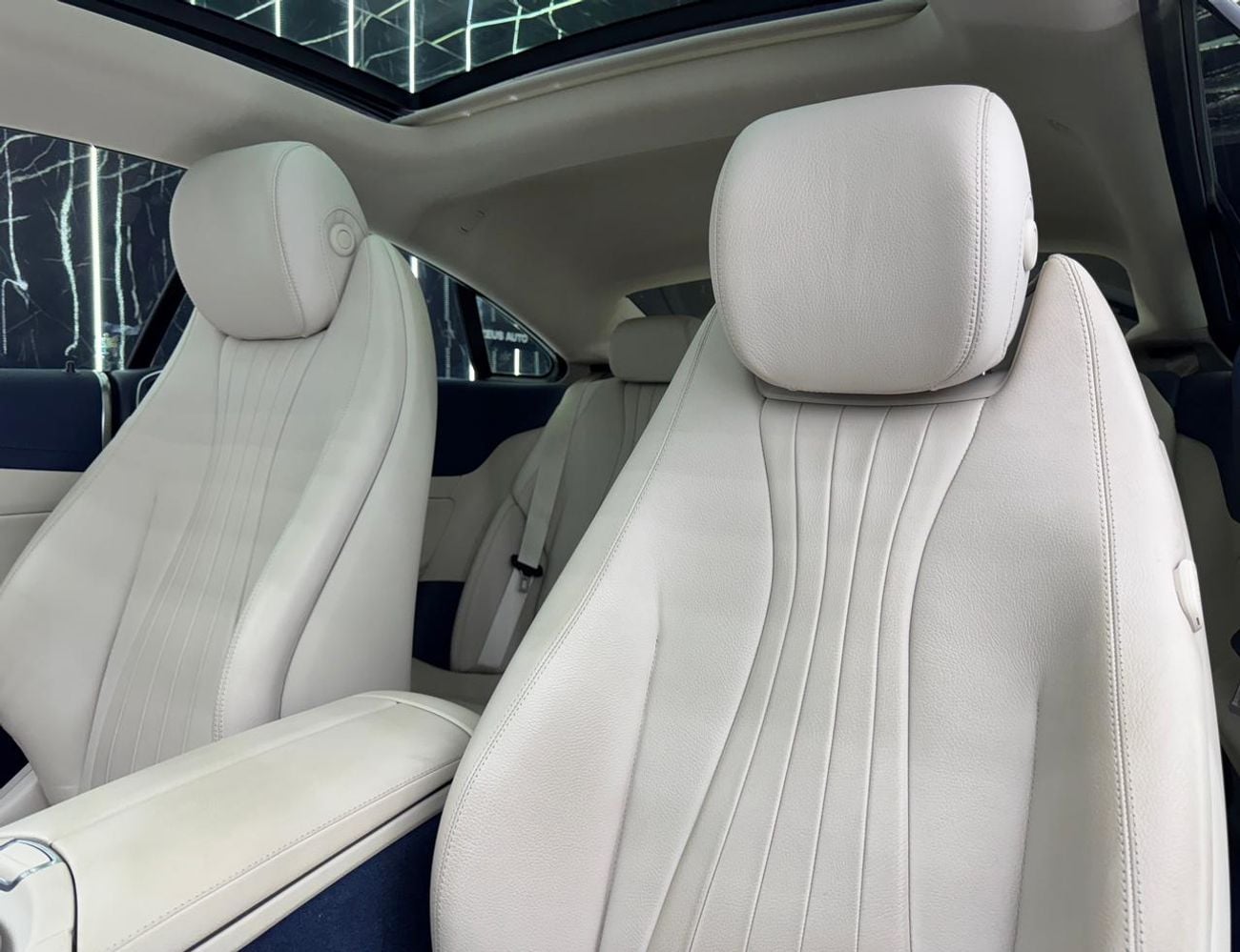 Mercedes Benz E 200 Coupe 2.0 L
