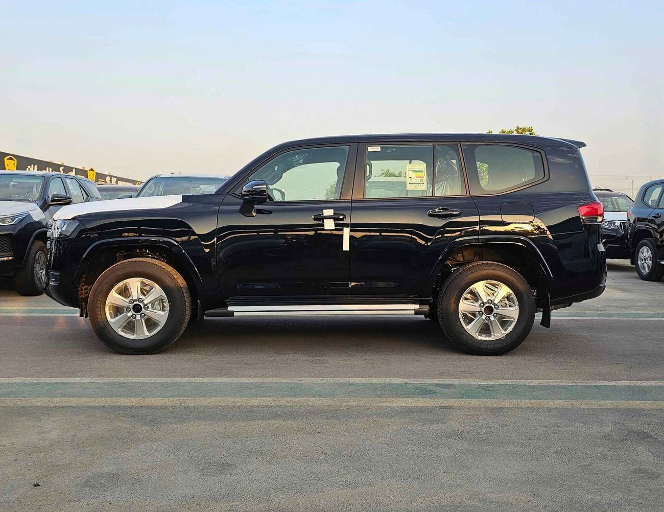 تويوتا لاند كروزر LC300 GXR / 4.0L V6 PETROL / DRIVER PWR SEAT / SUNROOF / CODE # 69075