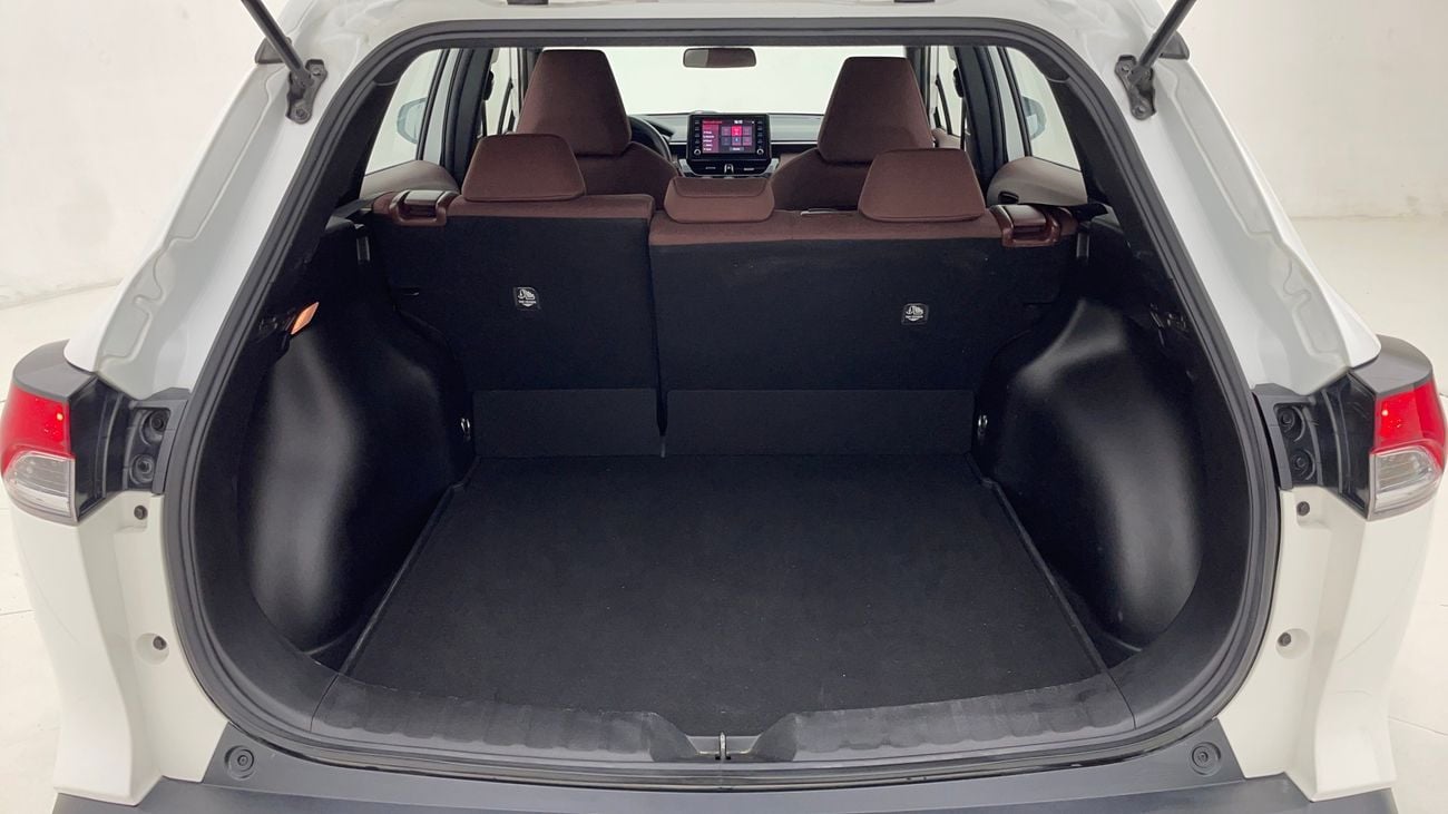 تويوتا كورولا كروس XL 1.8 | بدون دفعة مقدمة | اختبار القيادة في المنزل