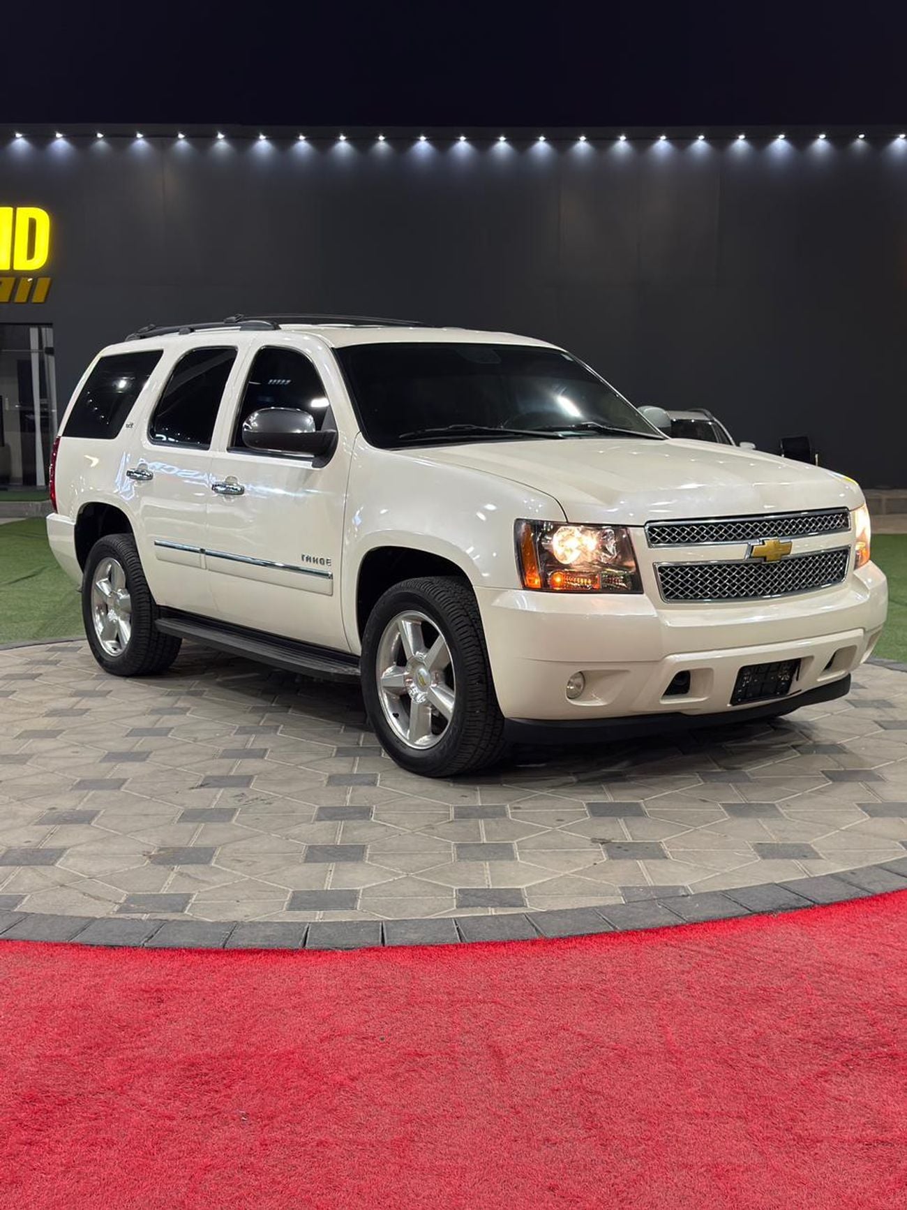 Chevrolet Tahoe LTZ 5.3L 4WD (8 Seater)