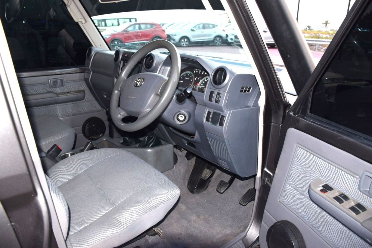 Toyota Land Cruiser Pick Up