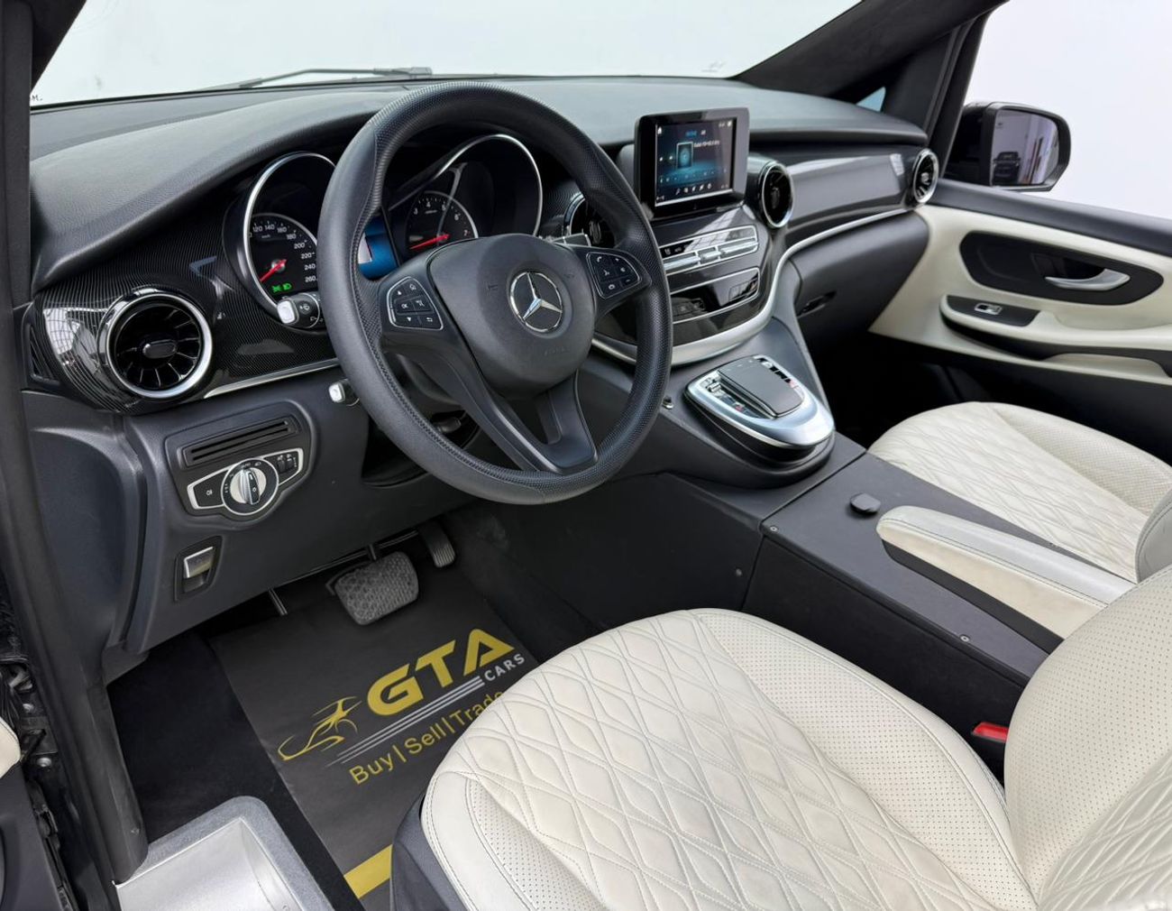 مرسيدس بنز V 250 2023 Mercedes Maybach V250, Warranty, Very Low Km, Fully Loaded, Excellent Condition, GCC