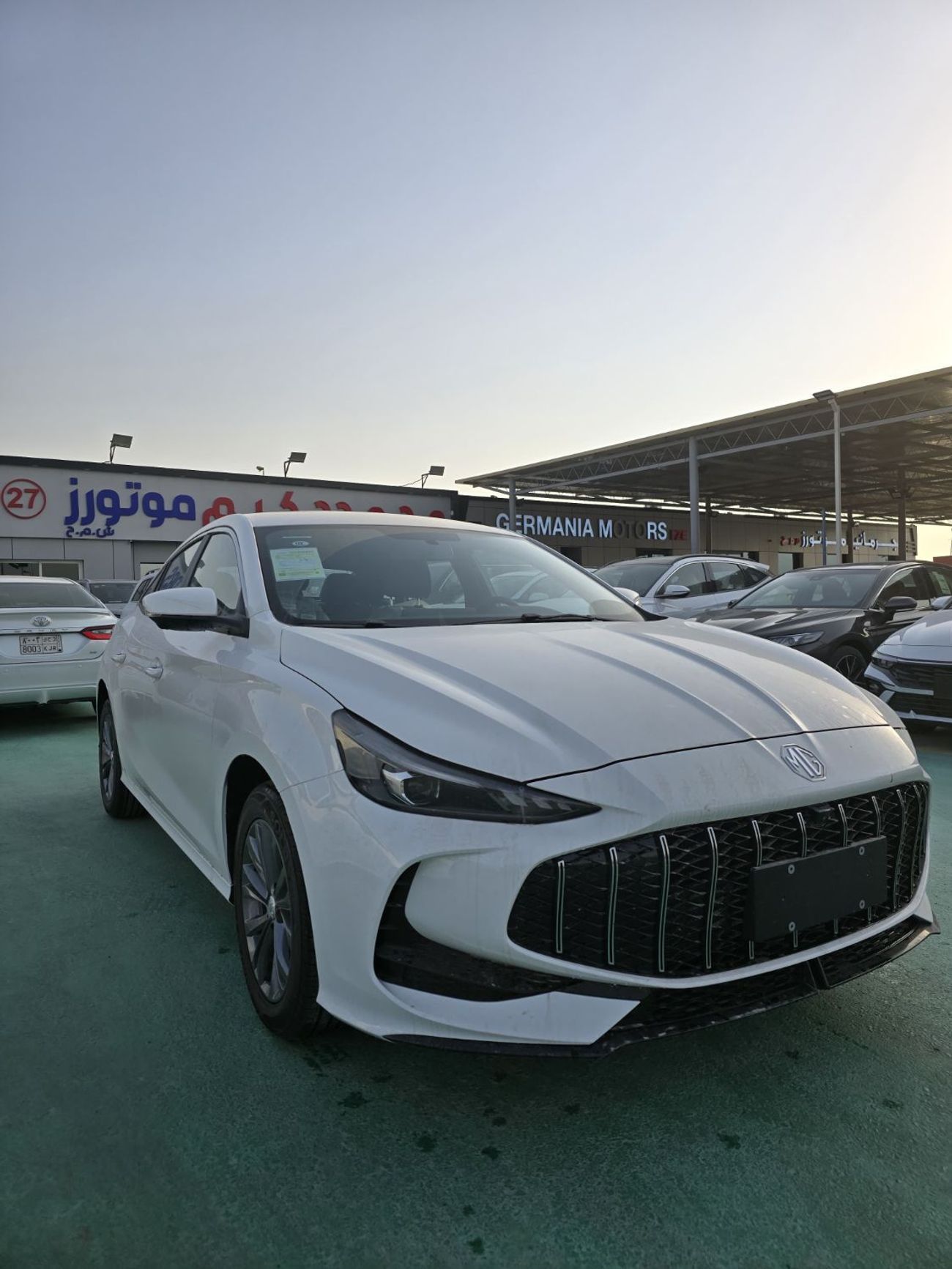 أم جي 5 MG5 FACE-LEFT