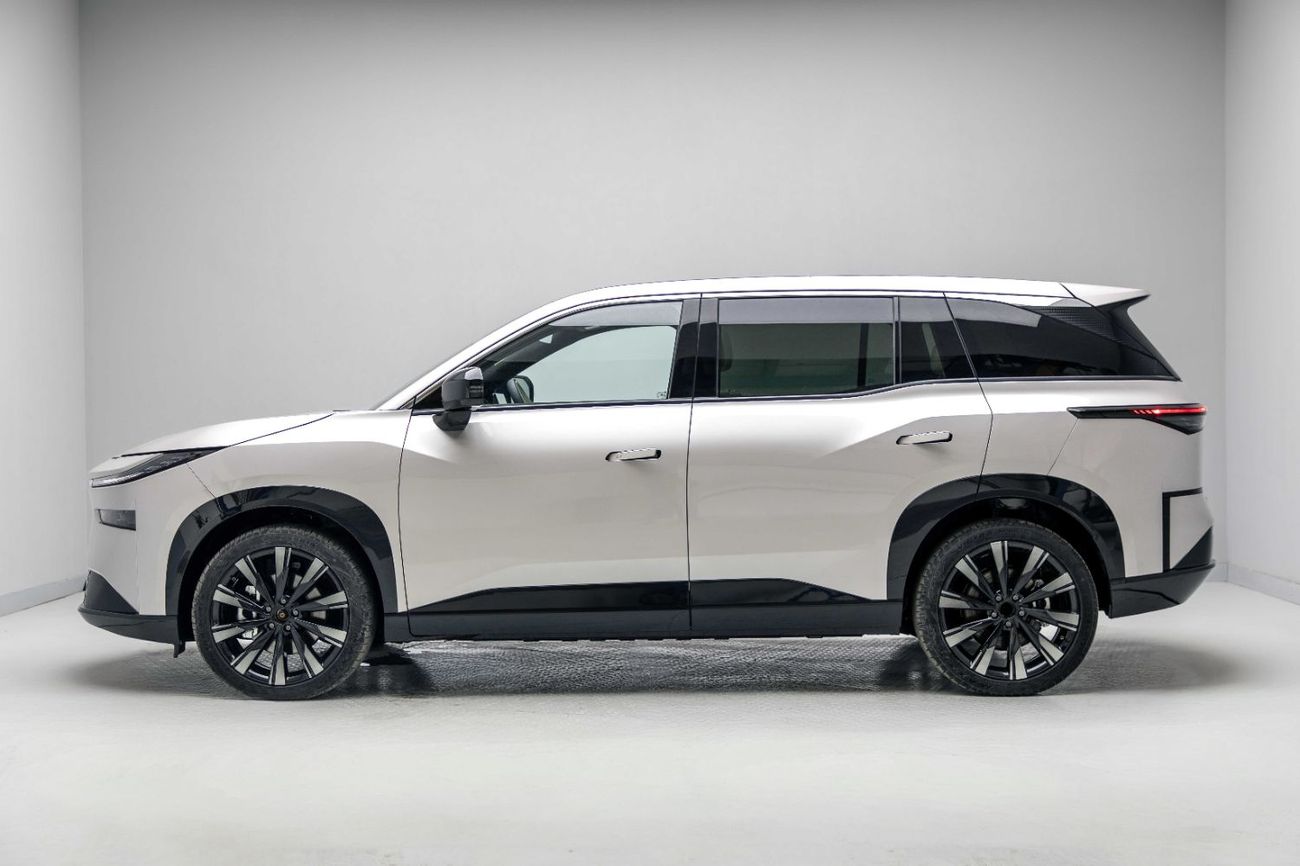 تويوتا BZ3X Max - Silver Inside Beige | Export Only