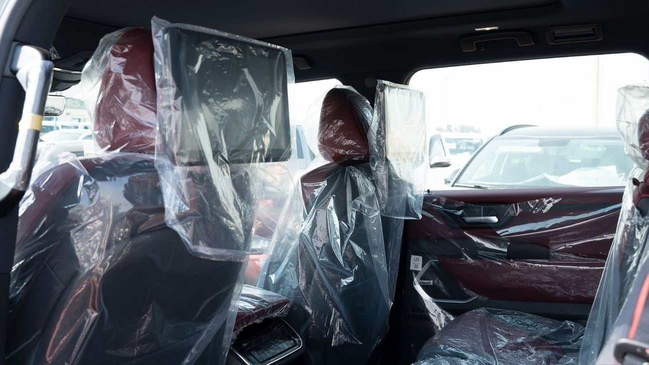 نيسان باترول LE PLATINUM CITY Nissan Patrol LE Platinum 3.5L AT Petrol TT (Silver-Red) (Black roof)
