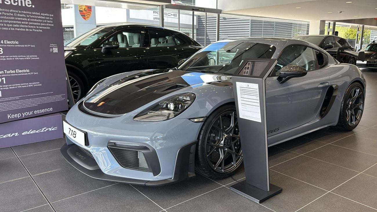 Porsche 718 Cayman GT4 RS 4.0L (493 HP) A/T