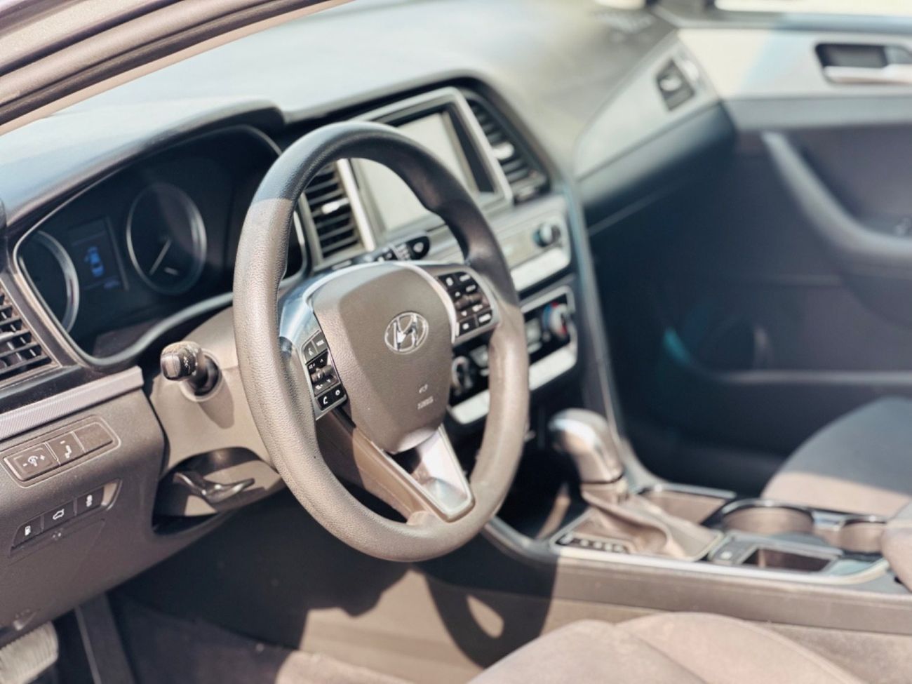 هيونداي سوناتا موديل 2019 خليجي حاله ممتازه من الداخل و الخارج