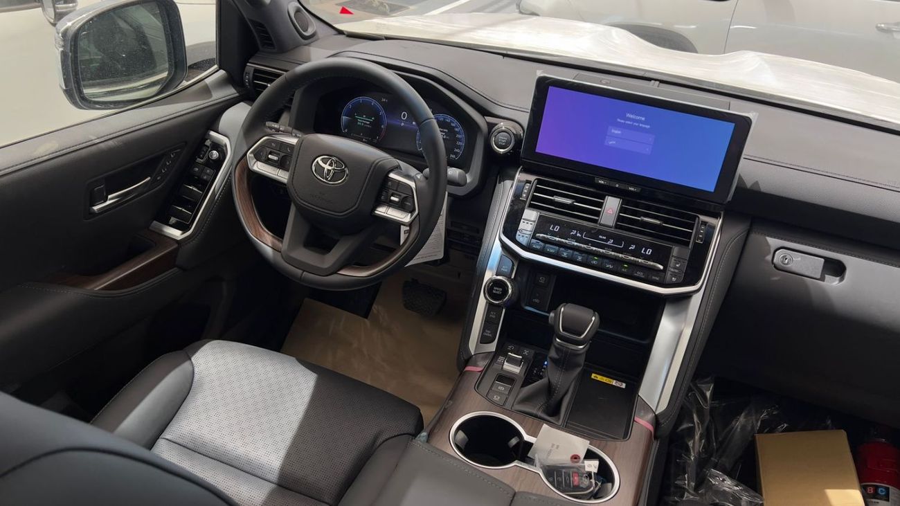 تويوتا لاند كروزر EXPORT ONLY - 2026 LC300 VX 4.0L (Black Interior) (GCC Specification)