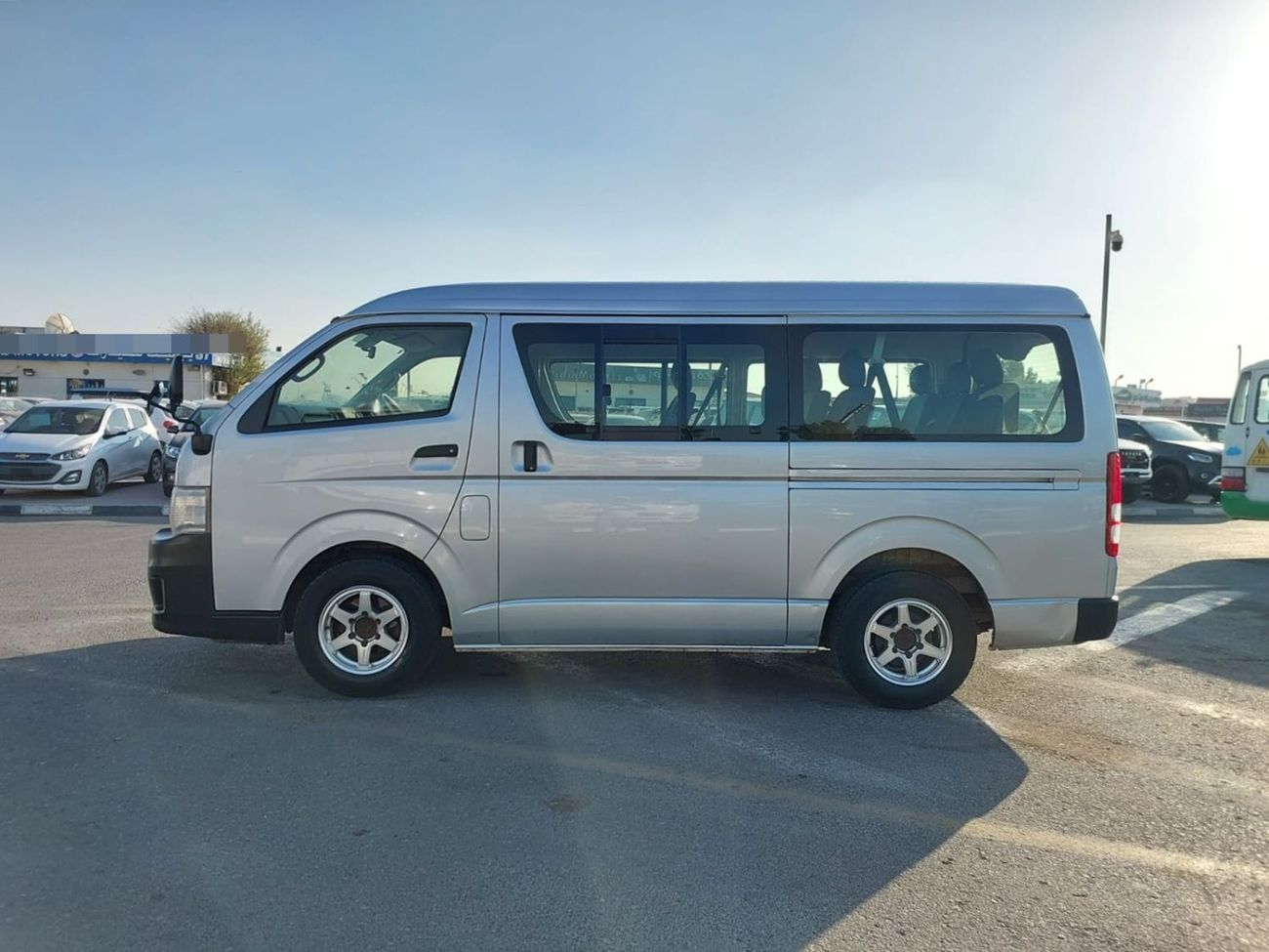Toyota Hiace TOYOTA HIACE COMMUTER VAN RHD 2013 MODEL 2.7 L PETROL AUTOMATIC(PM32888)