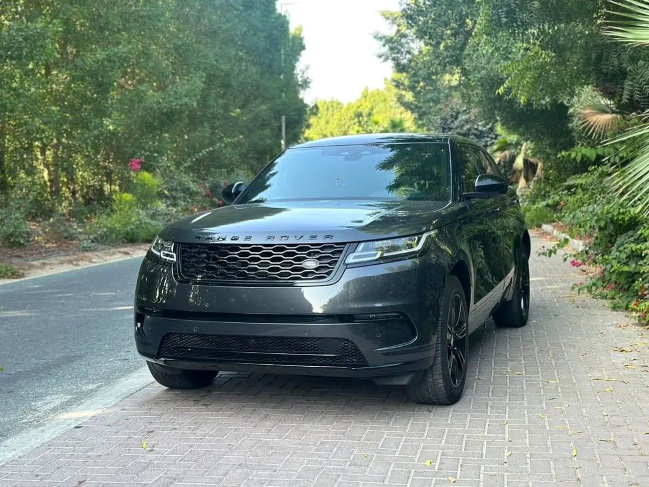 Land Rover Range Rover Velar R-DYNAMIC S S P400 3.0L 2024 Range Rover Velar S P400e Plug-in Hybrid | 2.0L Turbo 4-cylinder | 404