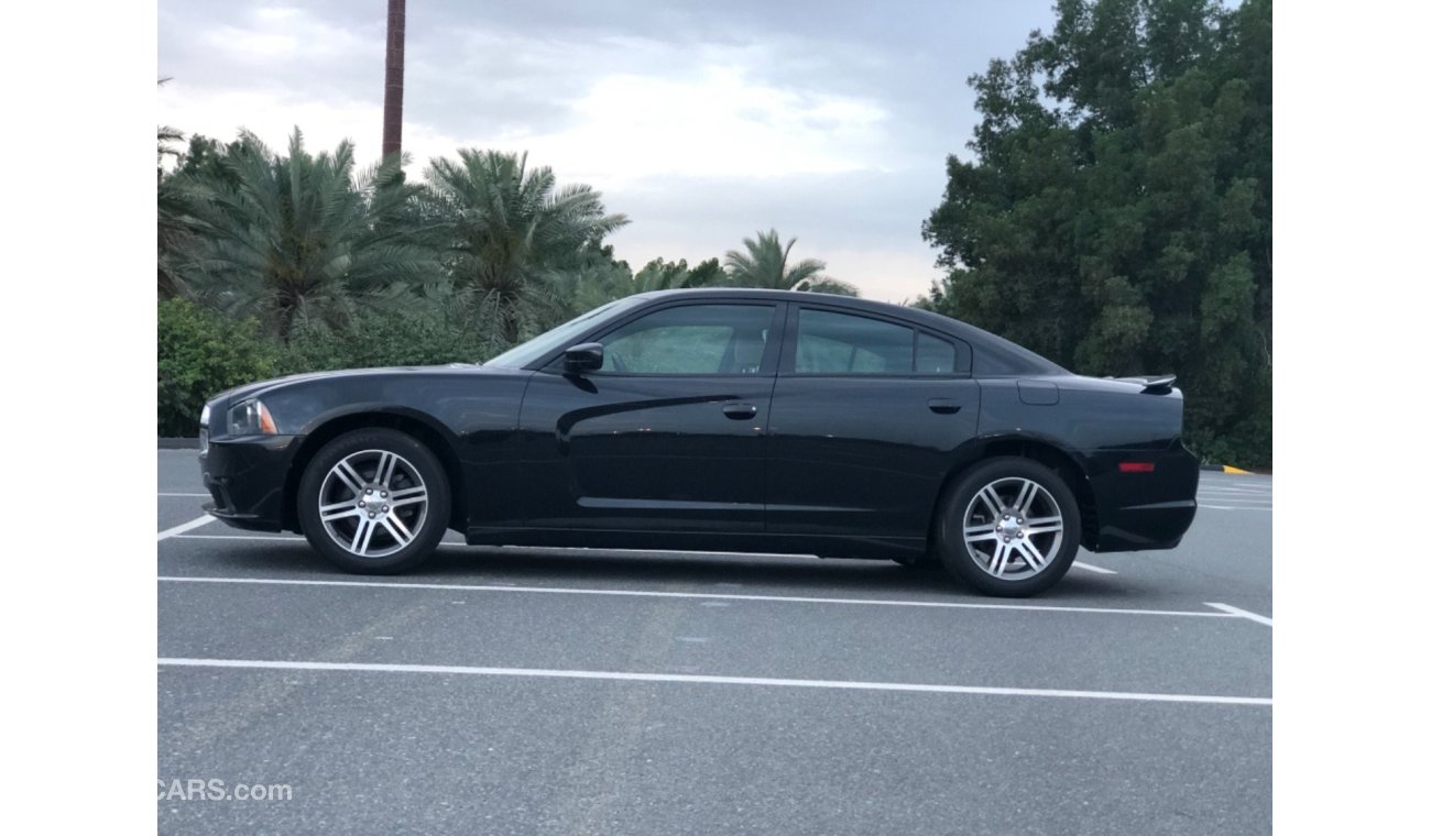 Dodge Charger DODGE CHARGER MODEL 2014 GCC CAR PERFECT CONDITION INSIDE AND OUTSIDE FULL OPTION