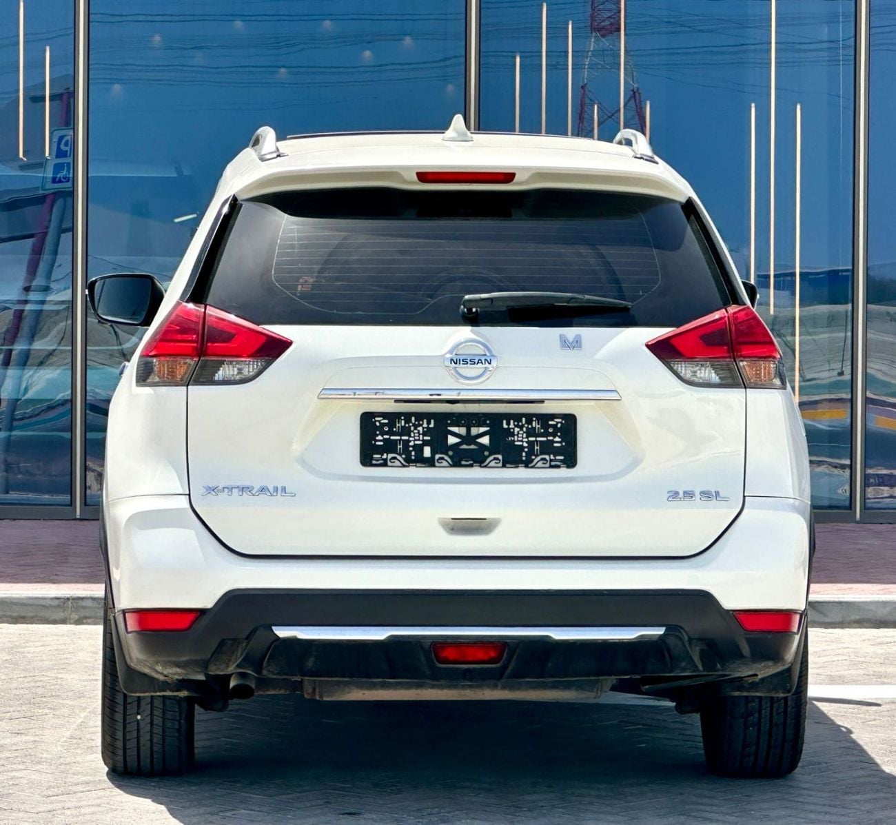 Nissan X Trail SL 955-Monthly l GCC l Panoramic, Leather, Cruise l Accident Free