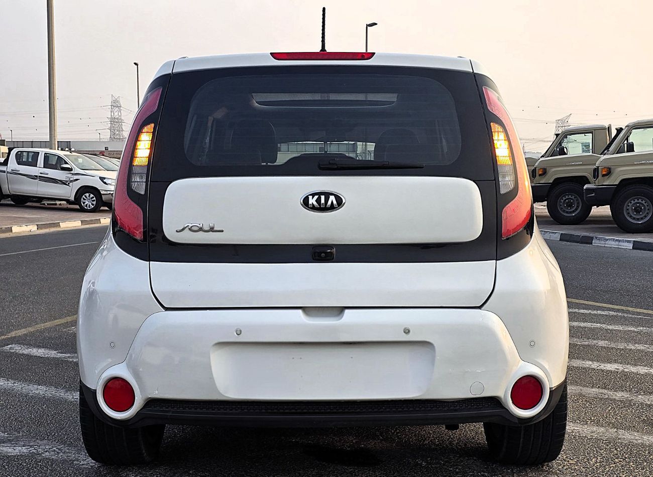 Kia Soul LX USED KIA SOUL 1.6L A/T FWD GCC White Color 2017