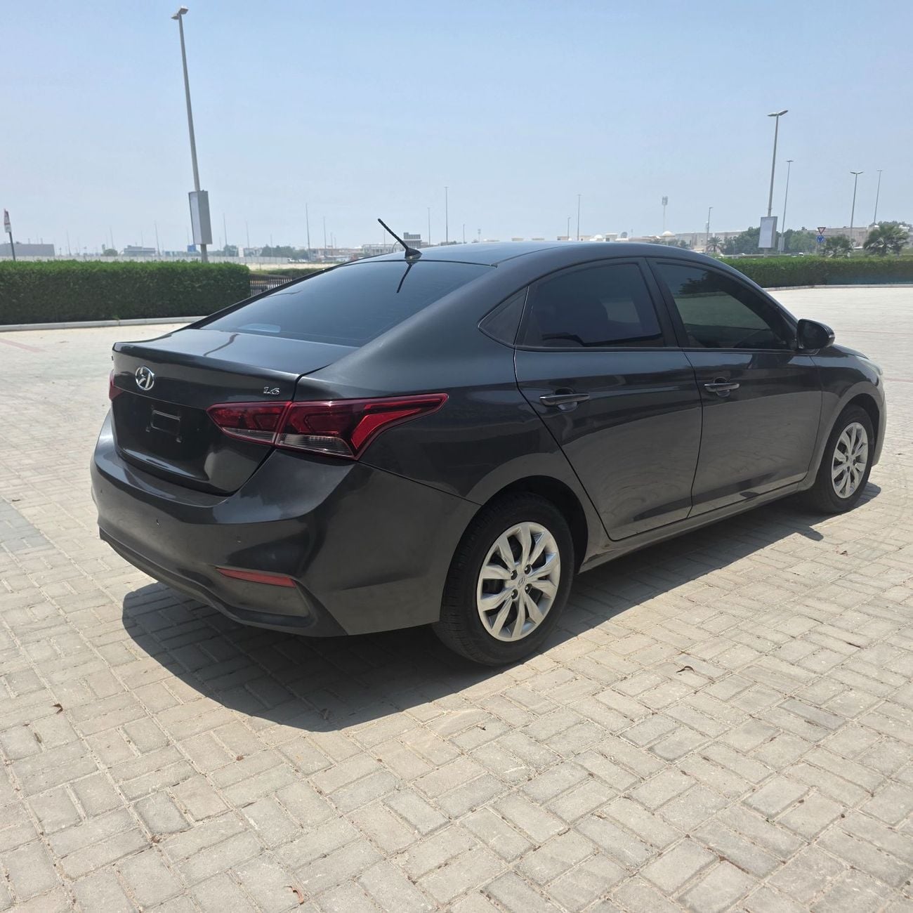 Hyundai Accent GL MID GL