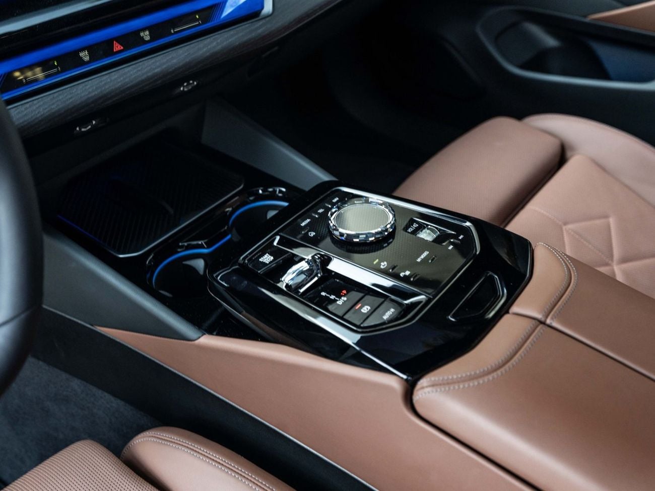 بي أم دبليو 520i 520I M SPORT TITANIUM
