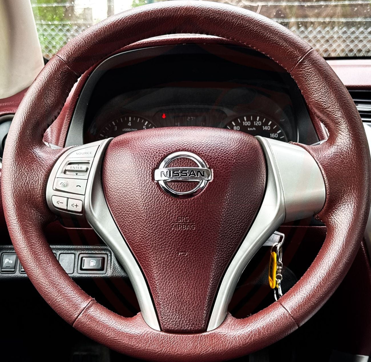 Nissan Navara Std 2.5L 4WD A/T Nissan Navara | 2.5 L | 2022 | GCC | Accident-Free | In Excellent Condition | 924 P